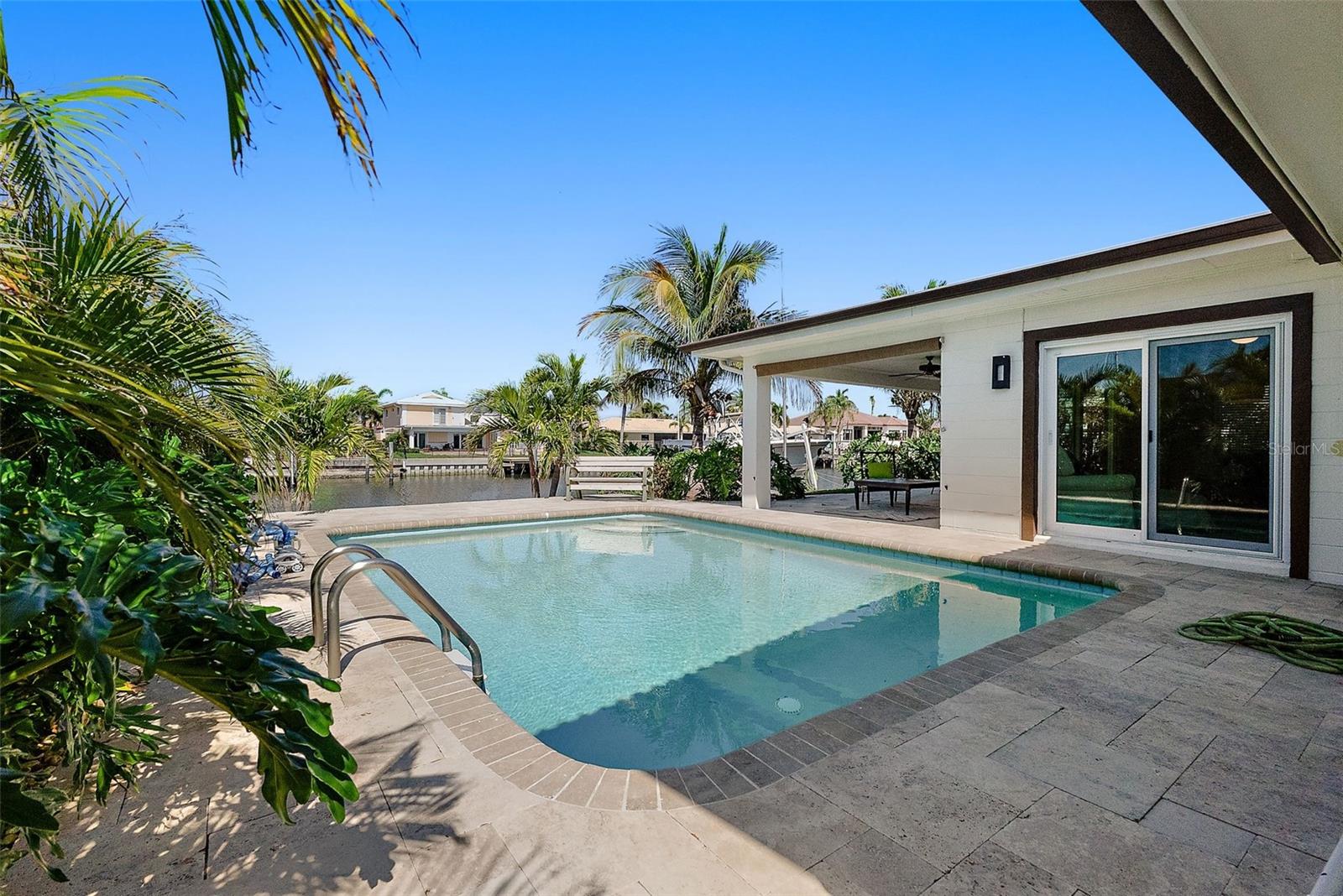 2049 MASSACHUSETTS AVE NE, ST PETERSBURG, FL, 33703