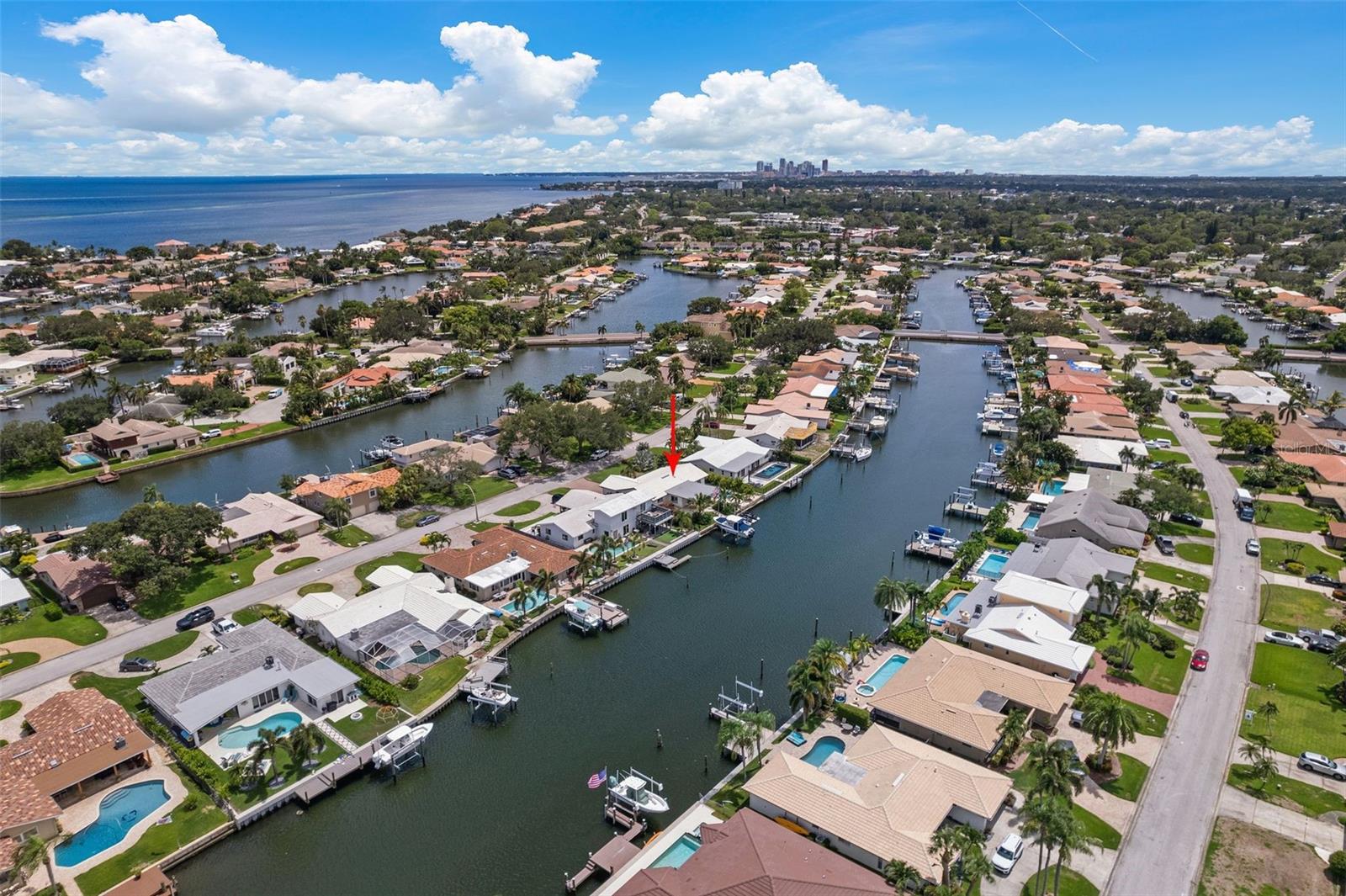 2049 MASSACHUSETTS AVE NE, ST PETERSBURG, FL, 33703