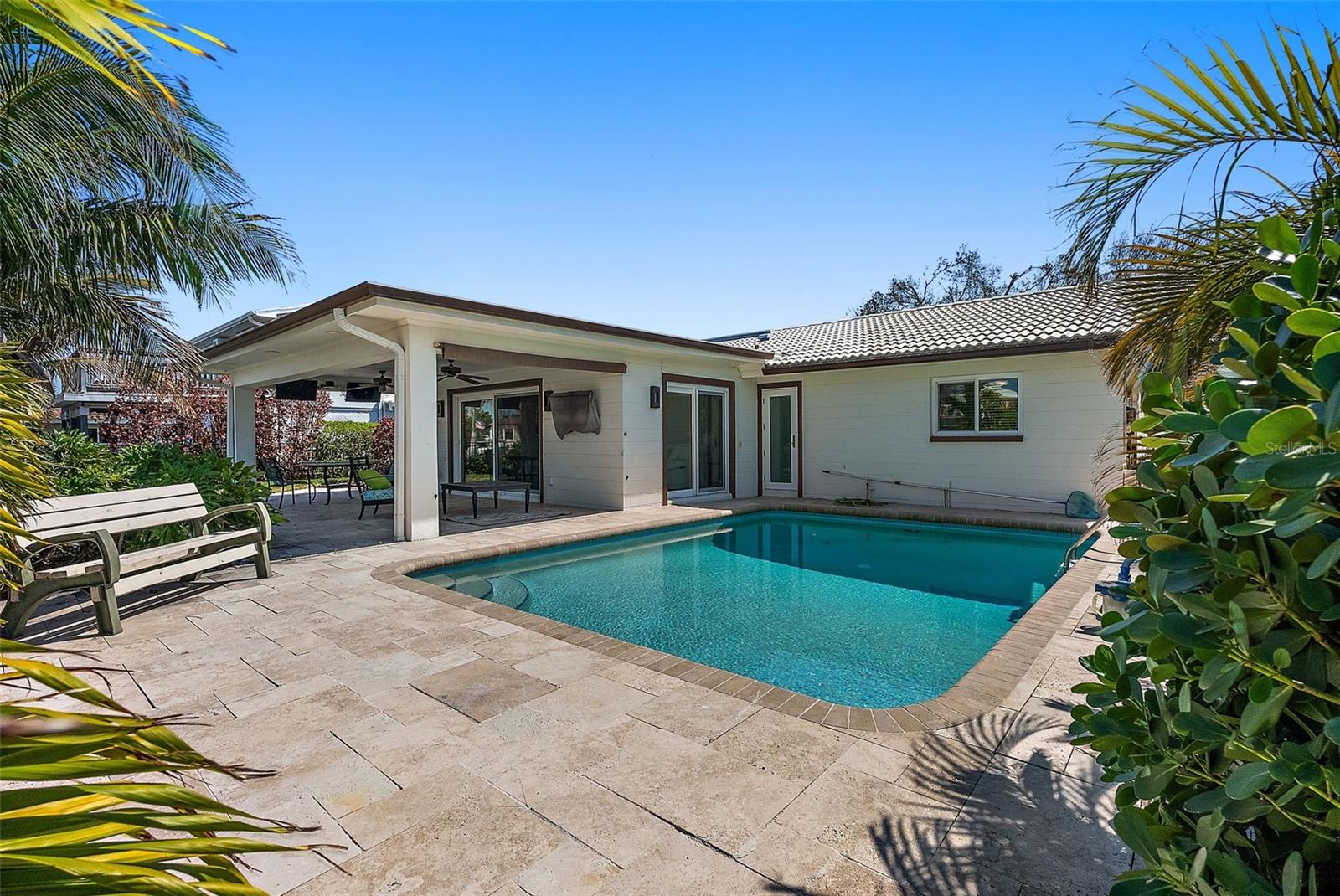 2049 MASSACHUSETTS AVE NE, ST PETERSBURG, FL, 33703