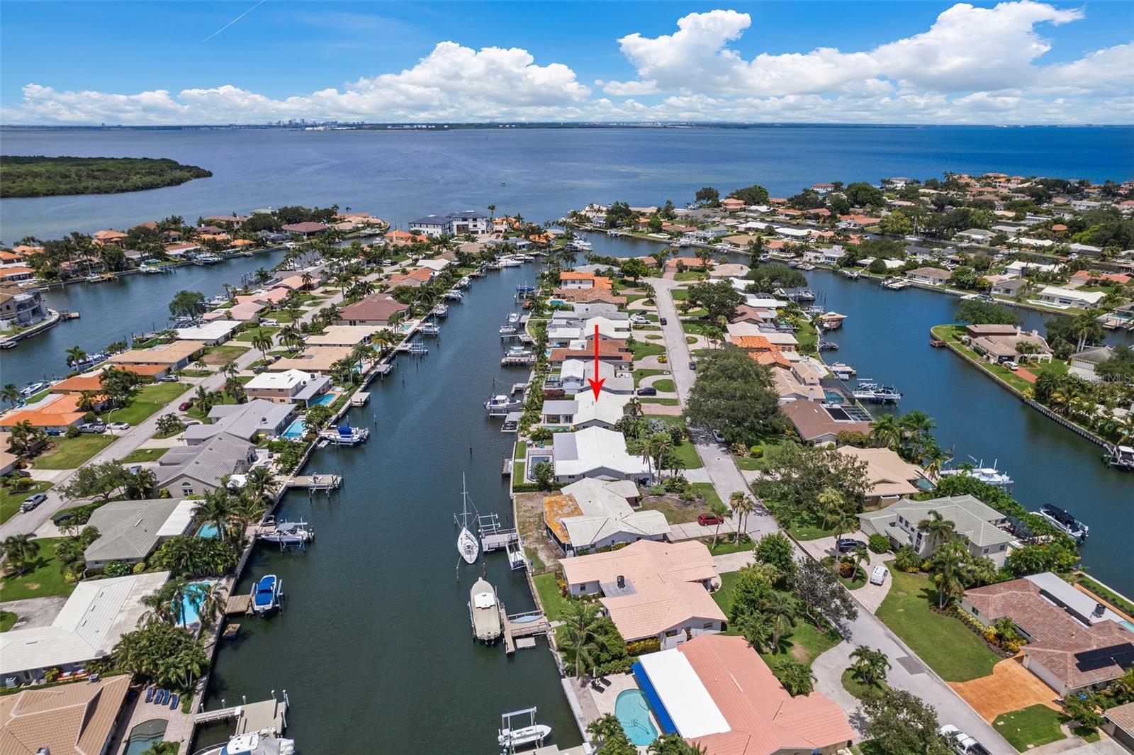 2049 MASSACHUSETTS AVE NE, ST PETERSBURG, FL, 33703