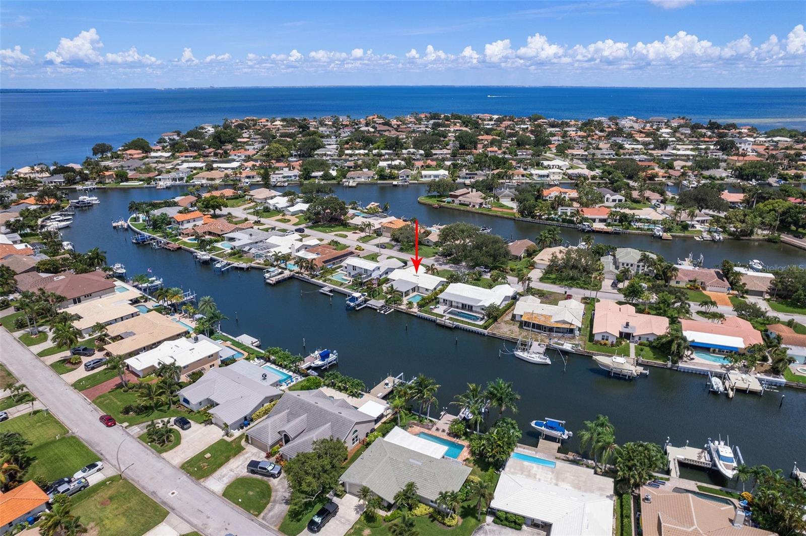 2049 MASSACHUSETTS AVE NE, ST PETERSBURG, FL, 33703