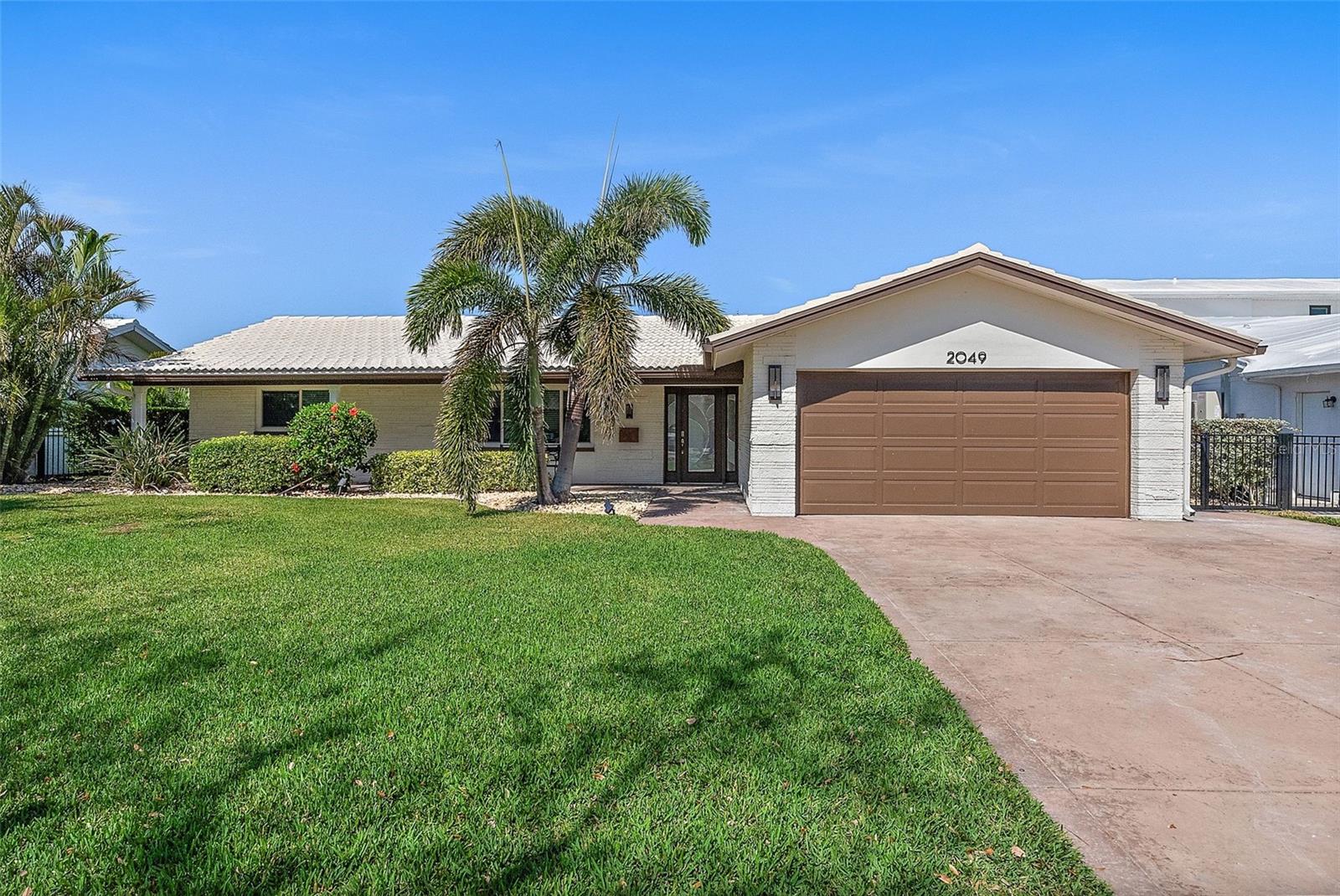 2049 MASSACHUSETTS AVE NE, ST PETERSBURG, FL, 33703