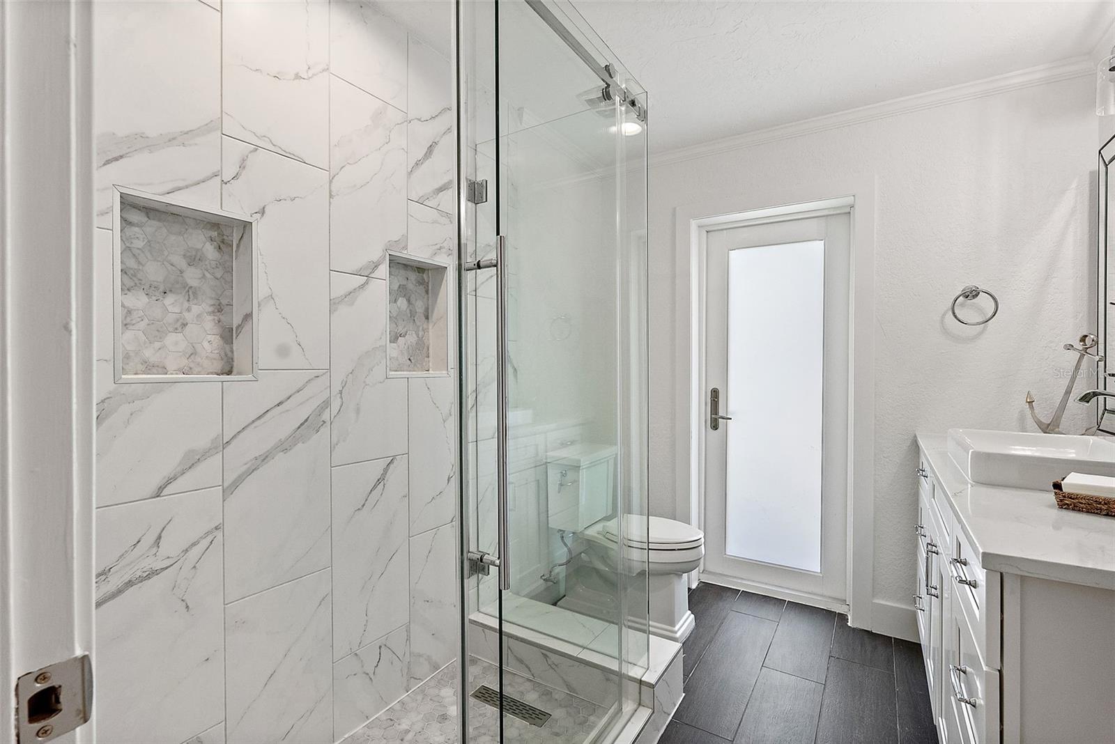 2049 MASSACHUSETTS AVE NE, ST PETERSBURG, FL, 33703