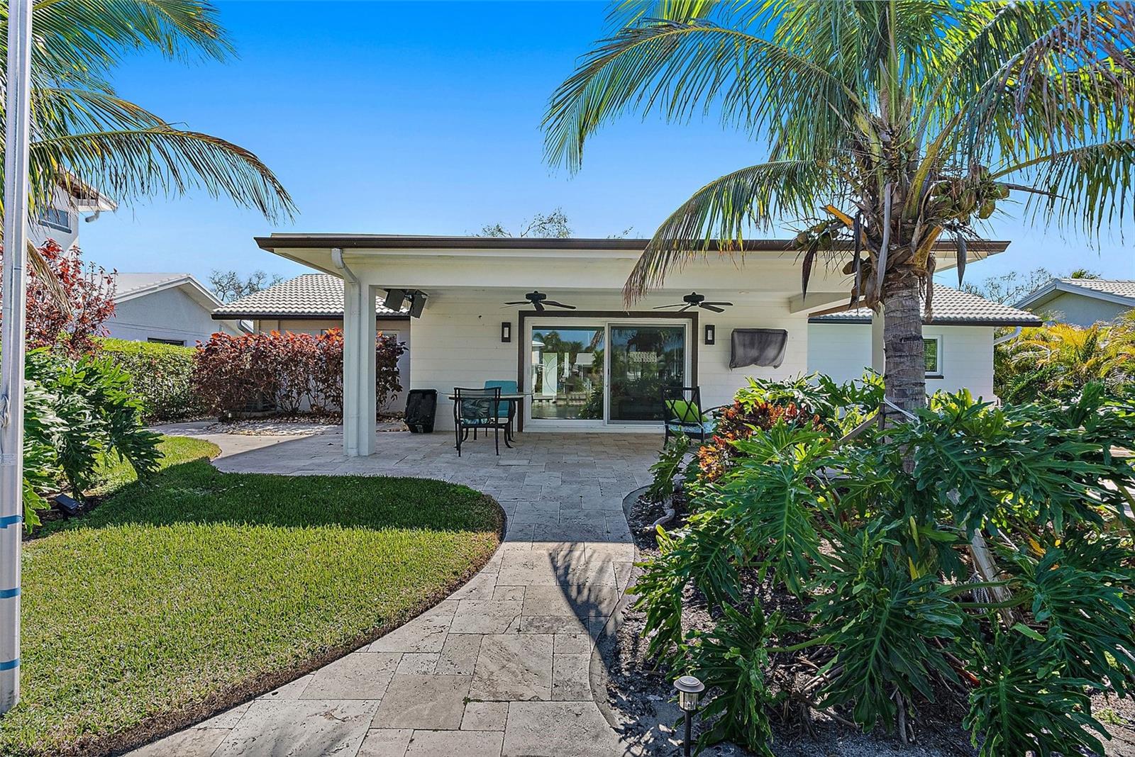 2049 MASSACHUSETTS AVE NE, ST PETERSBURG, FL, 33703