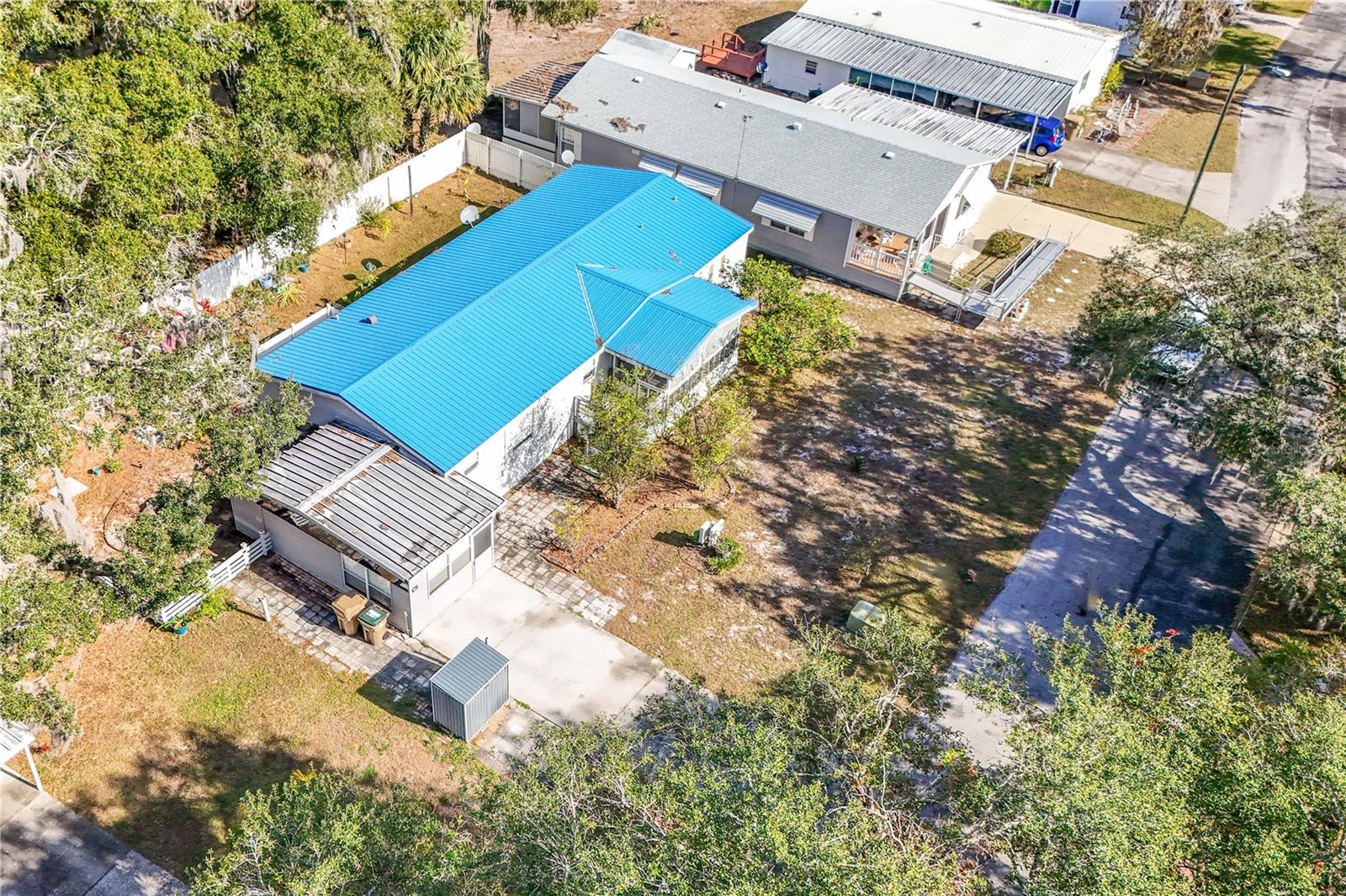 10419 WATTS AVE, LEESBURG, FL, 34788