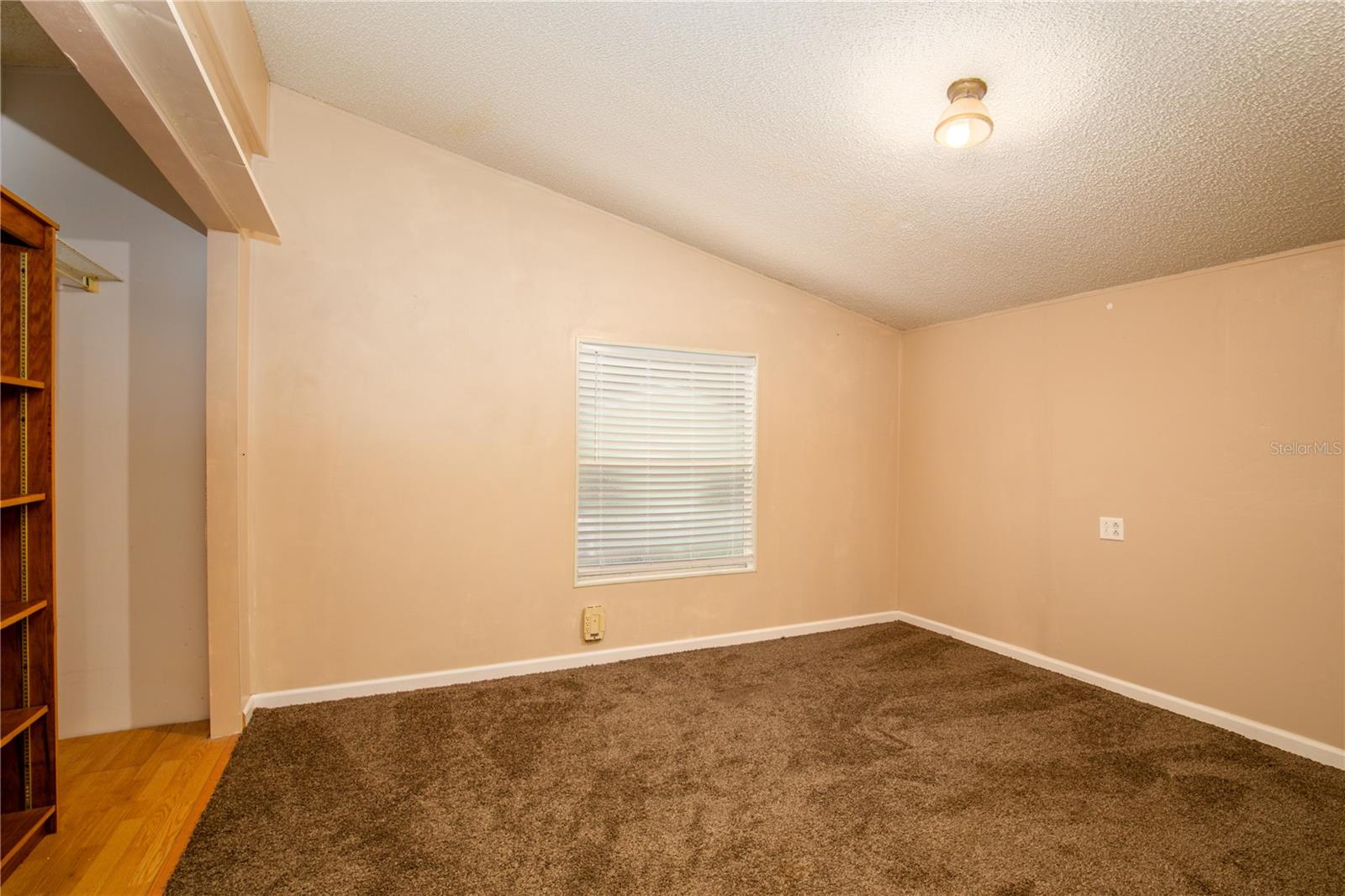 10419 WATTS AVE, LEESBURG, FL, 34788