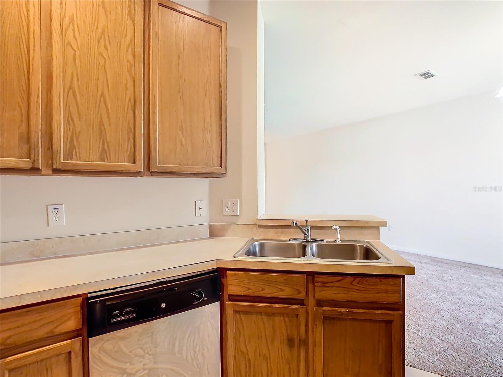 2543 OLD KENT CIR, KISSIMMEE, FL, 34758