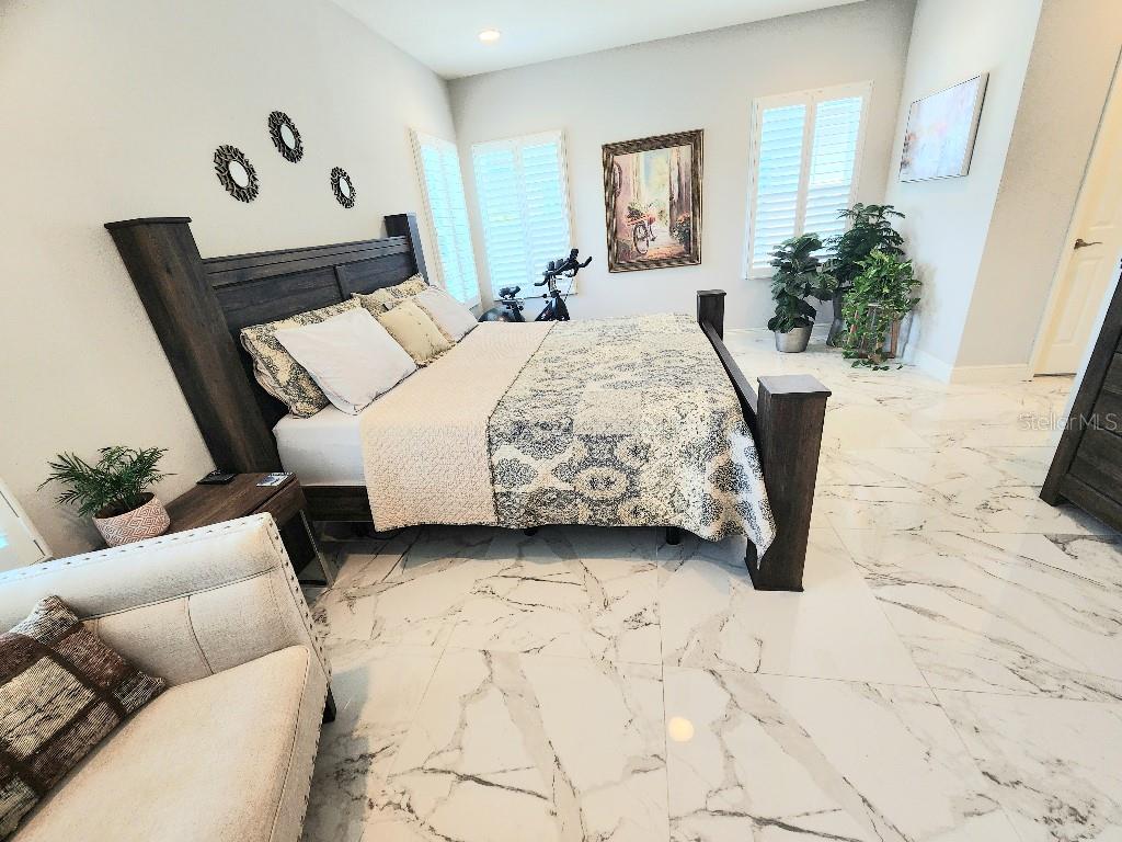 1017 ALBERRO AVE, BRANDON, FL, 33511