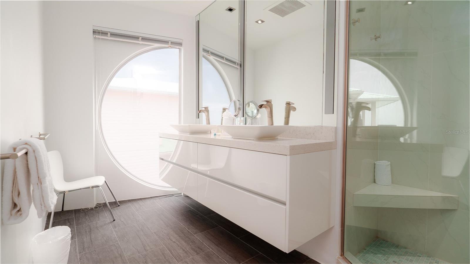 A4615677 Property Photo