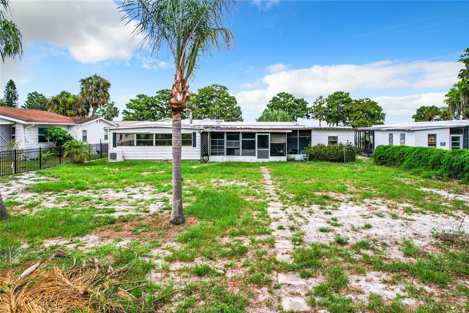 34035 LINDA LN, LEESBURG, FL, 34788
