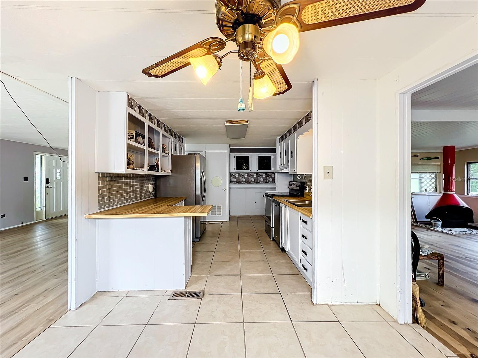 34035 LINDA LN, LEESBURG, FL, 34788