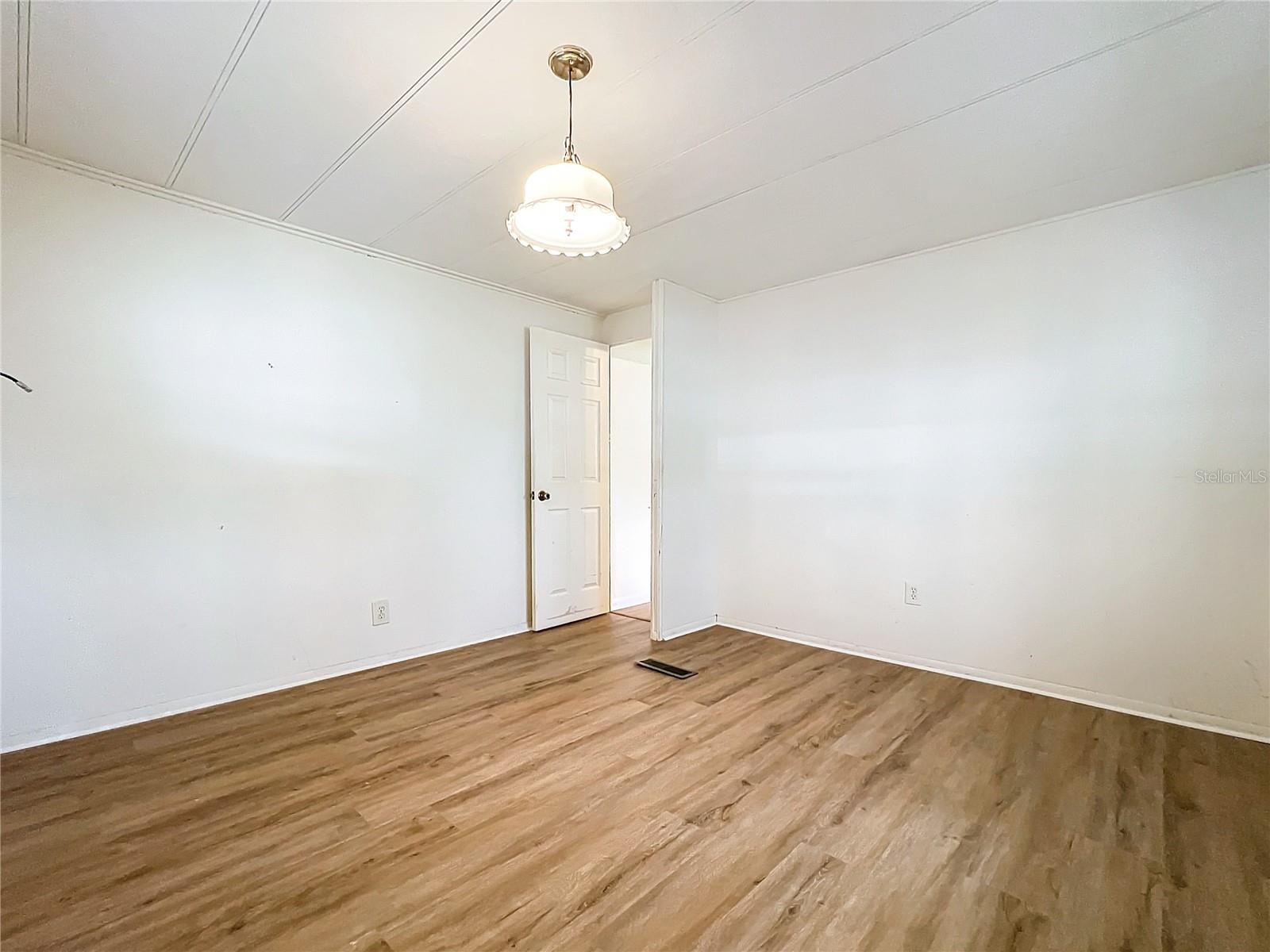 34035 LINDA LN, LEESBURG, FL, 34788