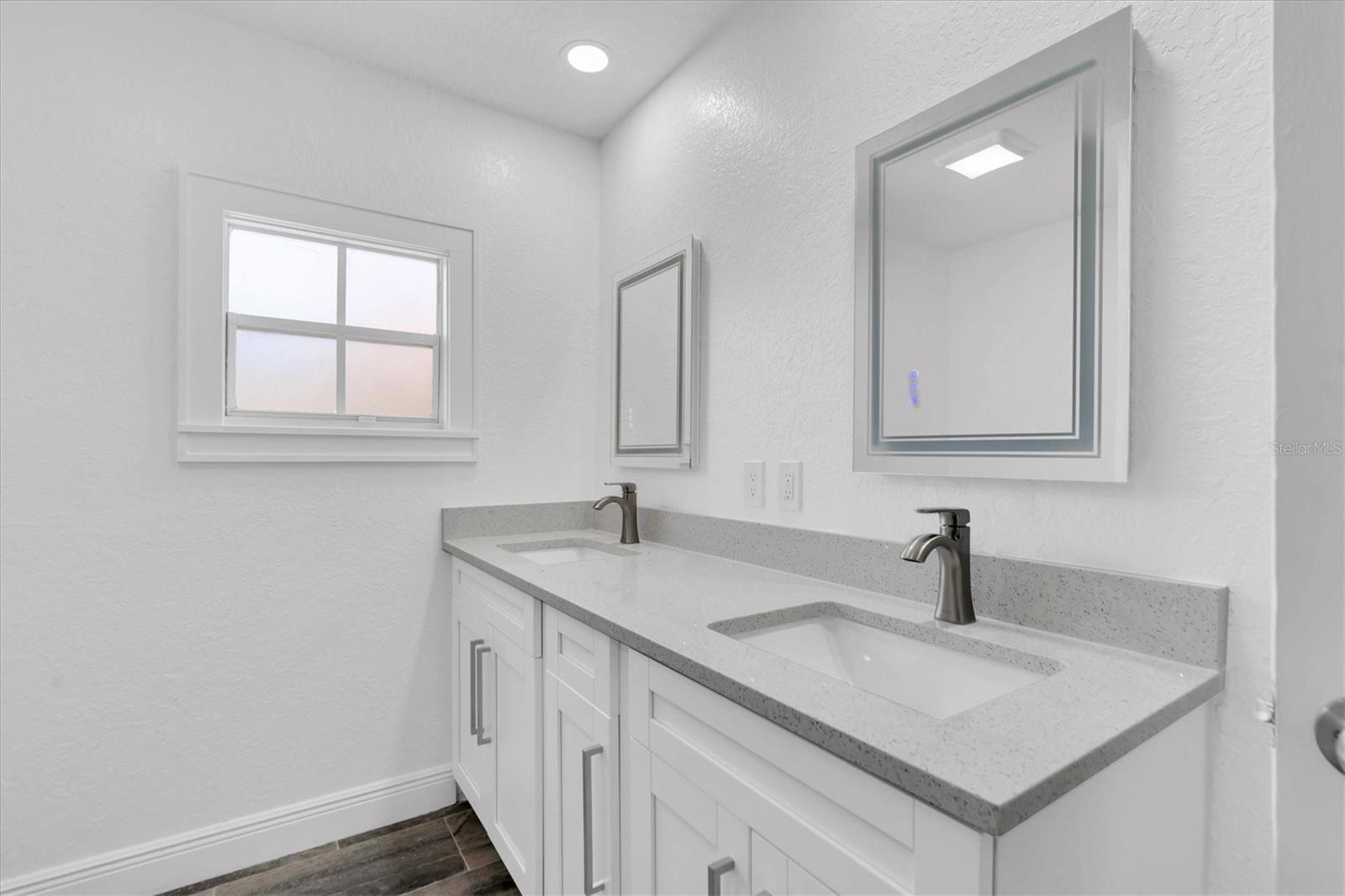 2328 DARTMOUTH AVE N, ST PETERSBURG, FL, 33713