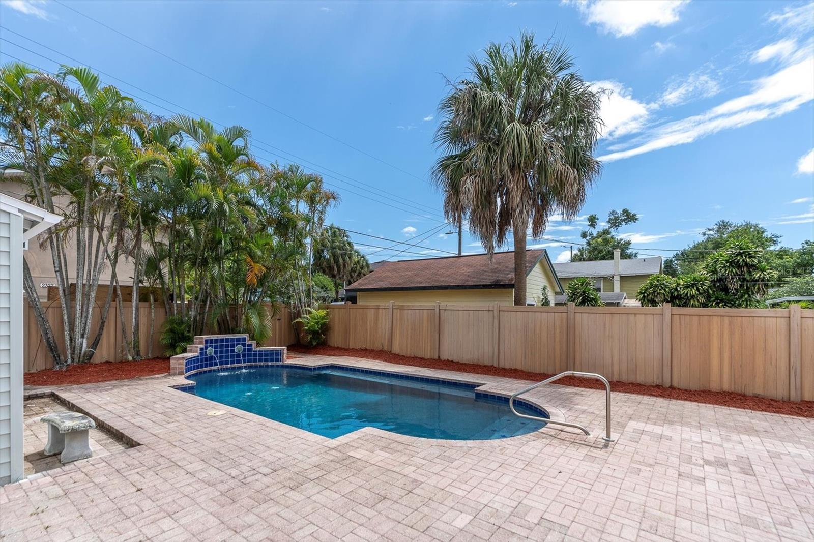 2328 DARTMOUTH AVE N, ST PETERSBURG, FL, 33713
