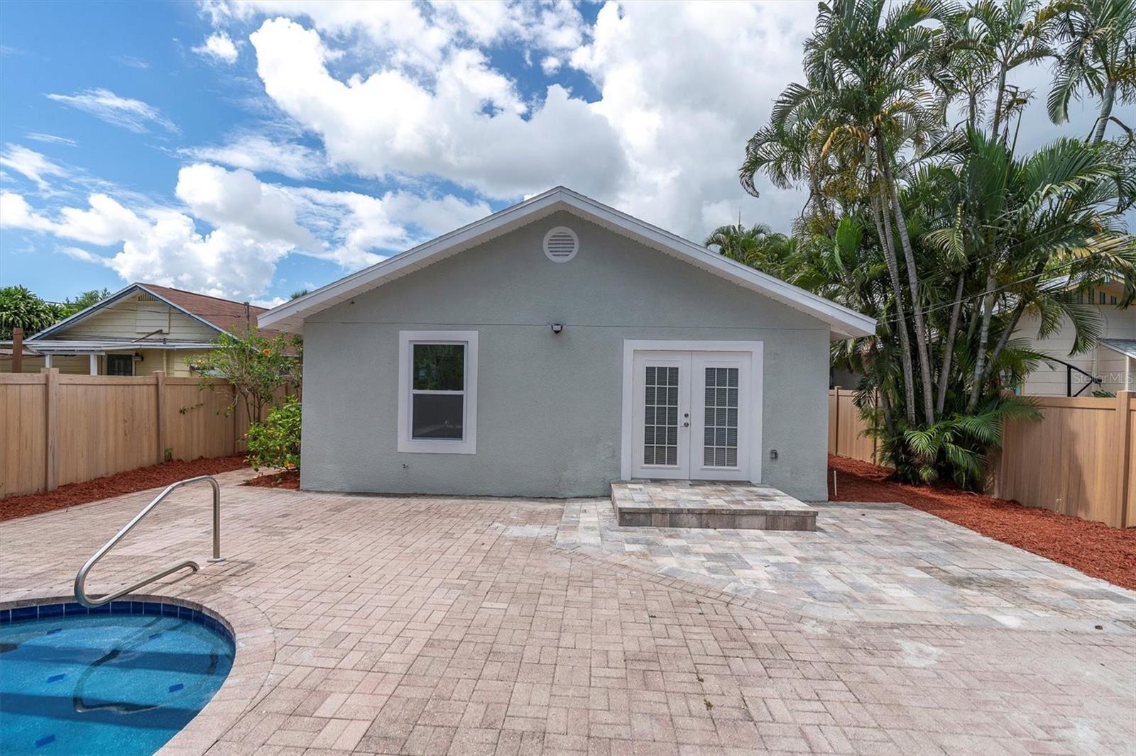 2328 DARTMOUTH AVE N, ST PETERSBURG, FL, 33713