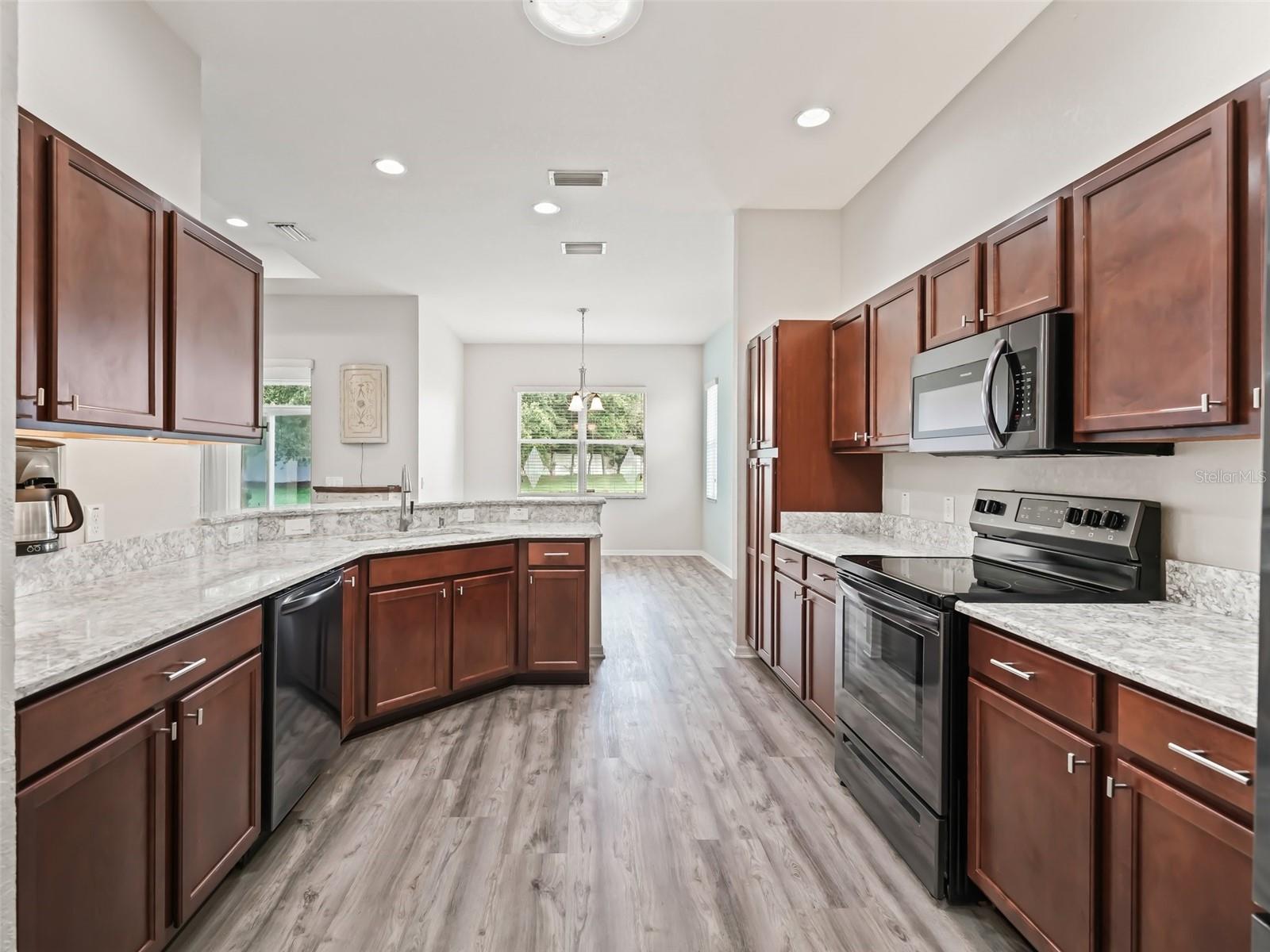 5068 NEPTUNE CIR, OXFORD, FL, 34484