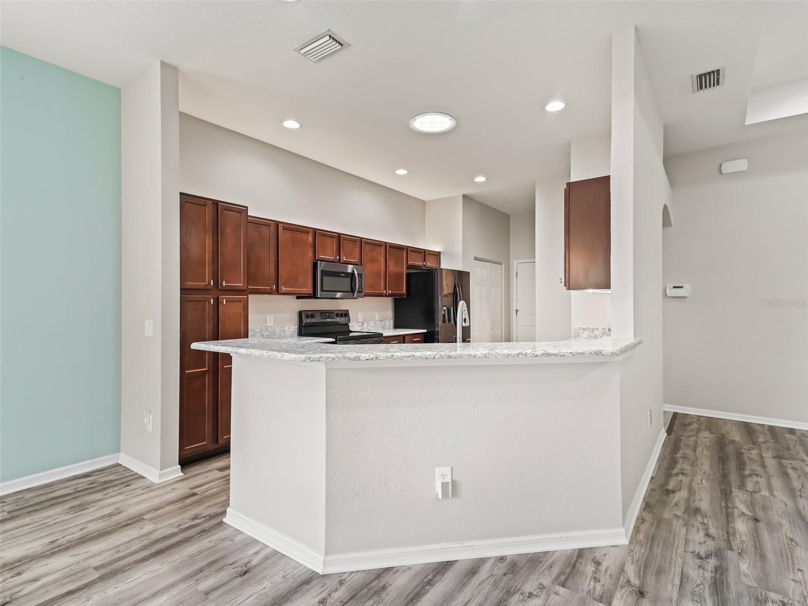 5068 NEPTUNE CIR, OXFORD, FL, 34484