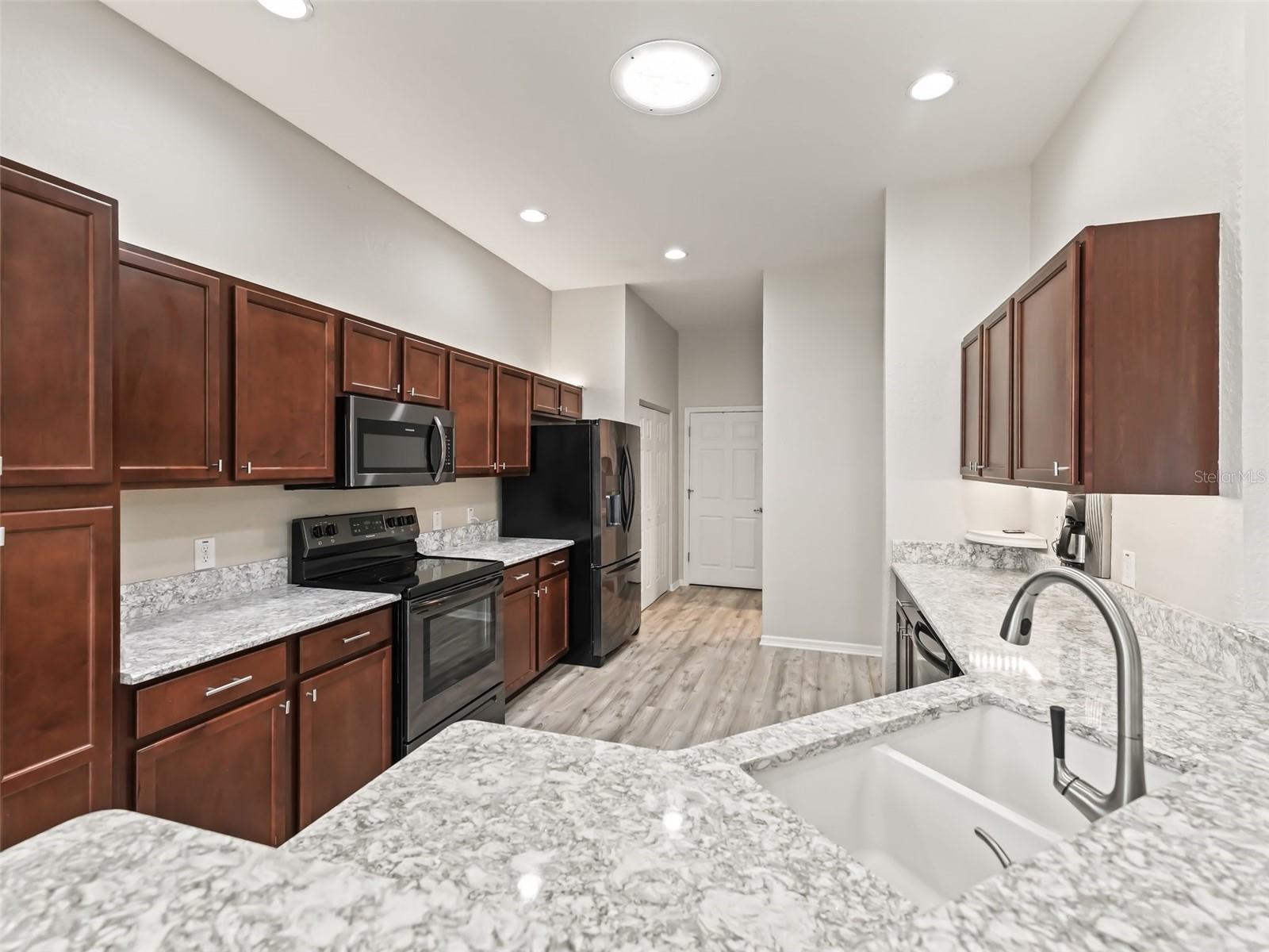 5068 NEPTUNE CIR, OXFORD, FL, 34484