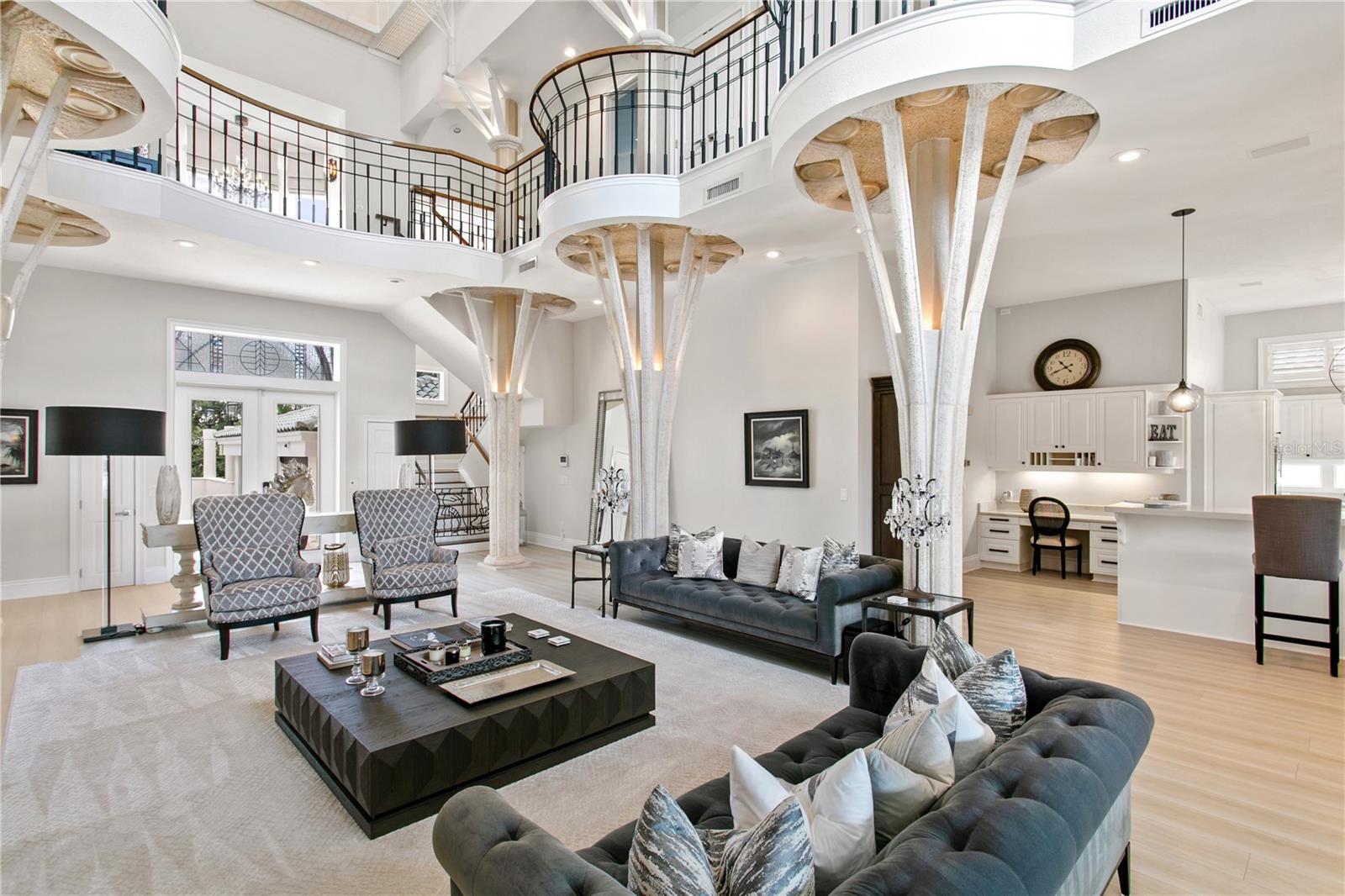 U8248639 Property Photo