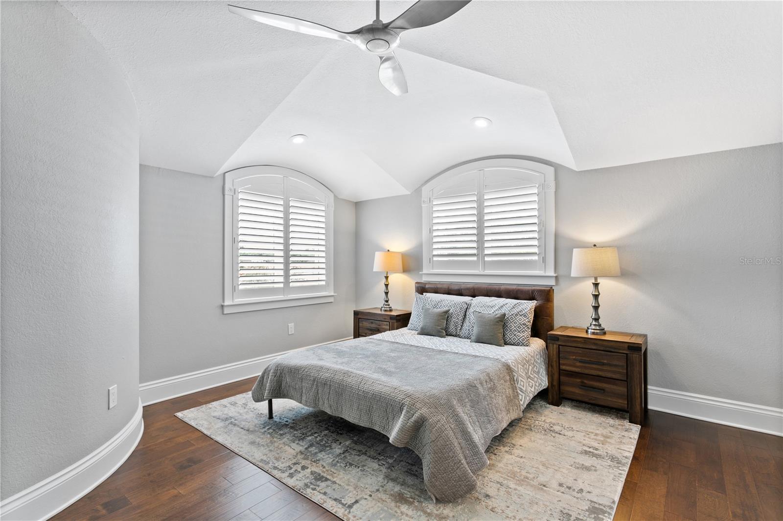 U8248639 Property Photo