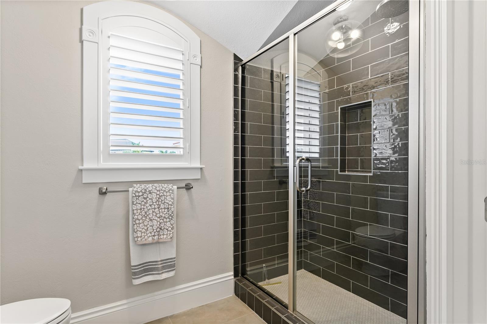 U8248639 Property Photo