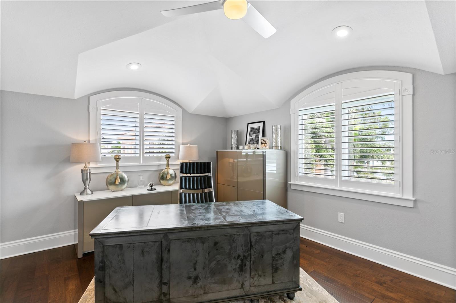 U8248639 Property Photo