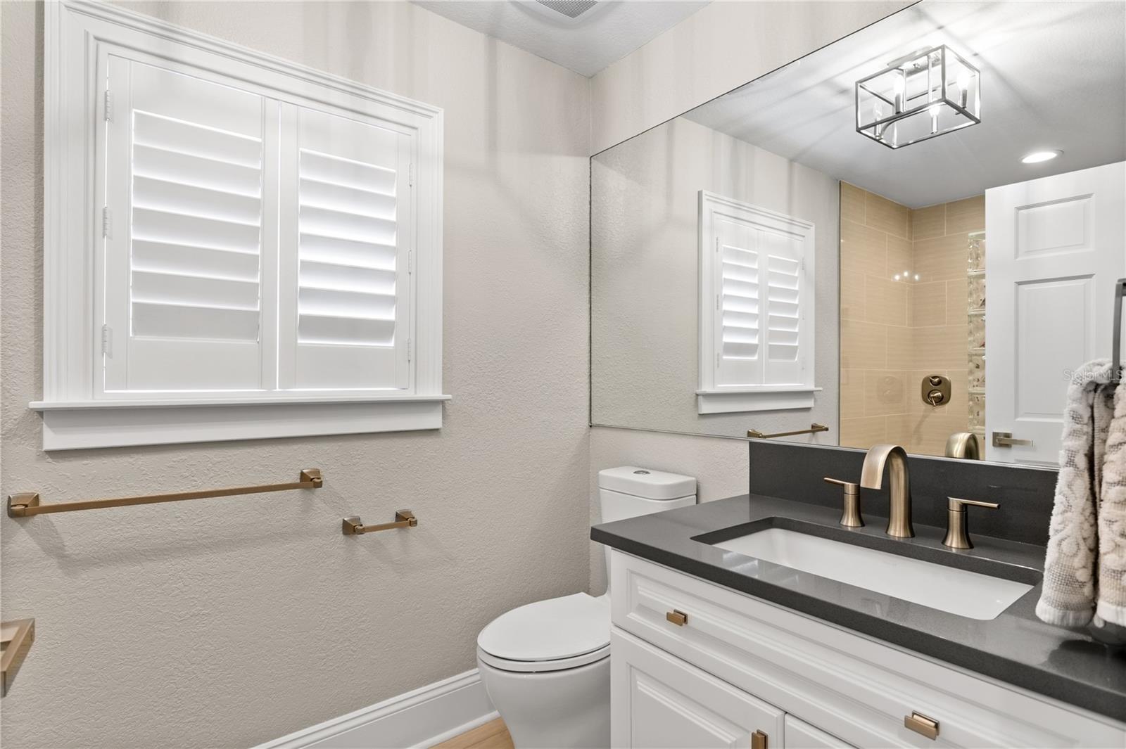 U8248639 Property Photo