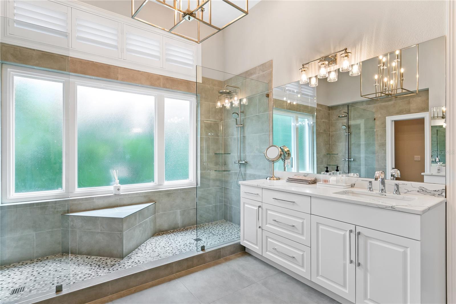 U8248639 Property Photo