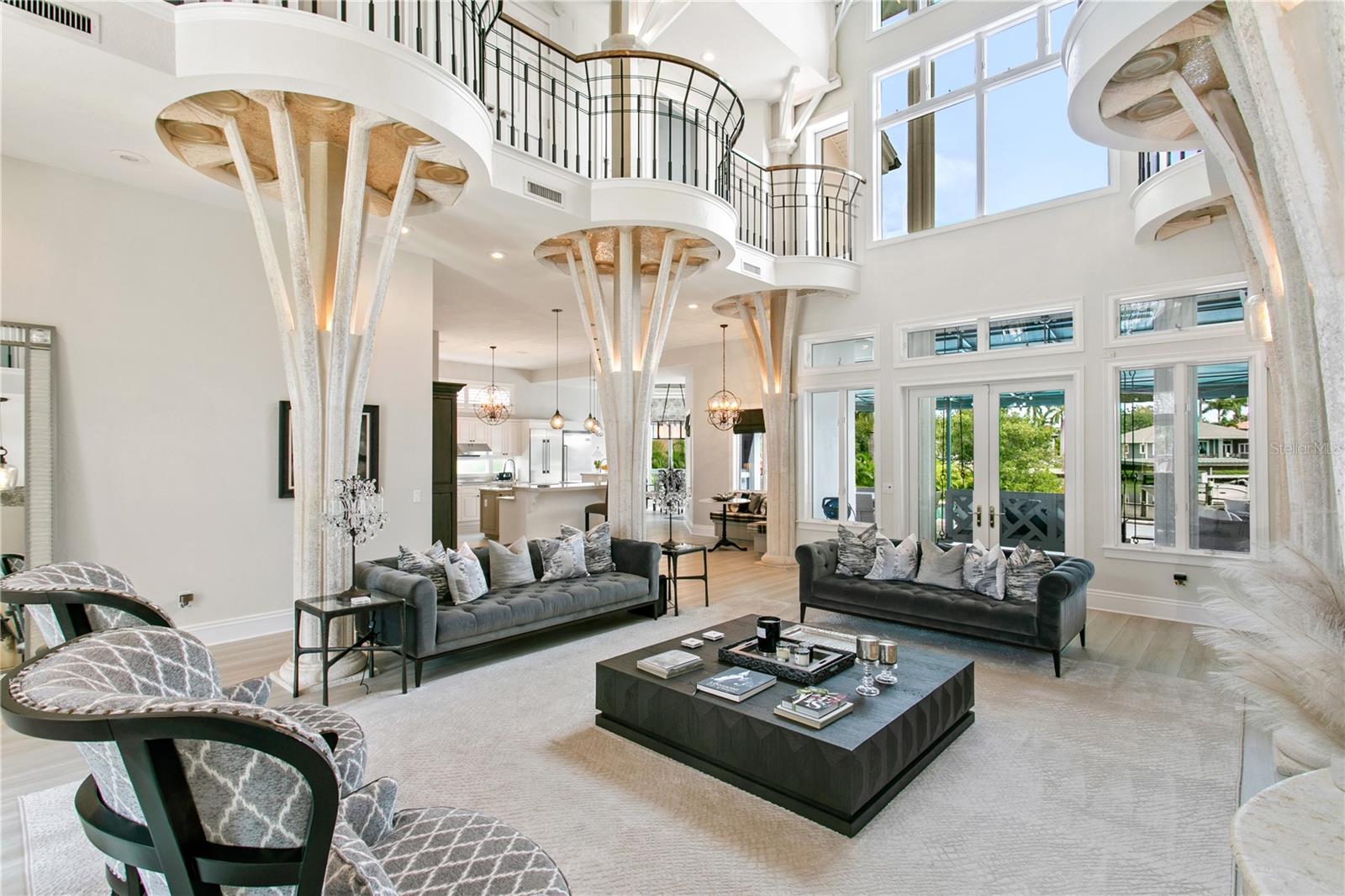 U8248639 Property Photo