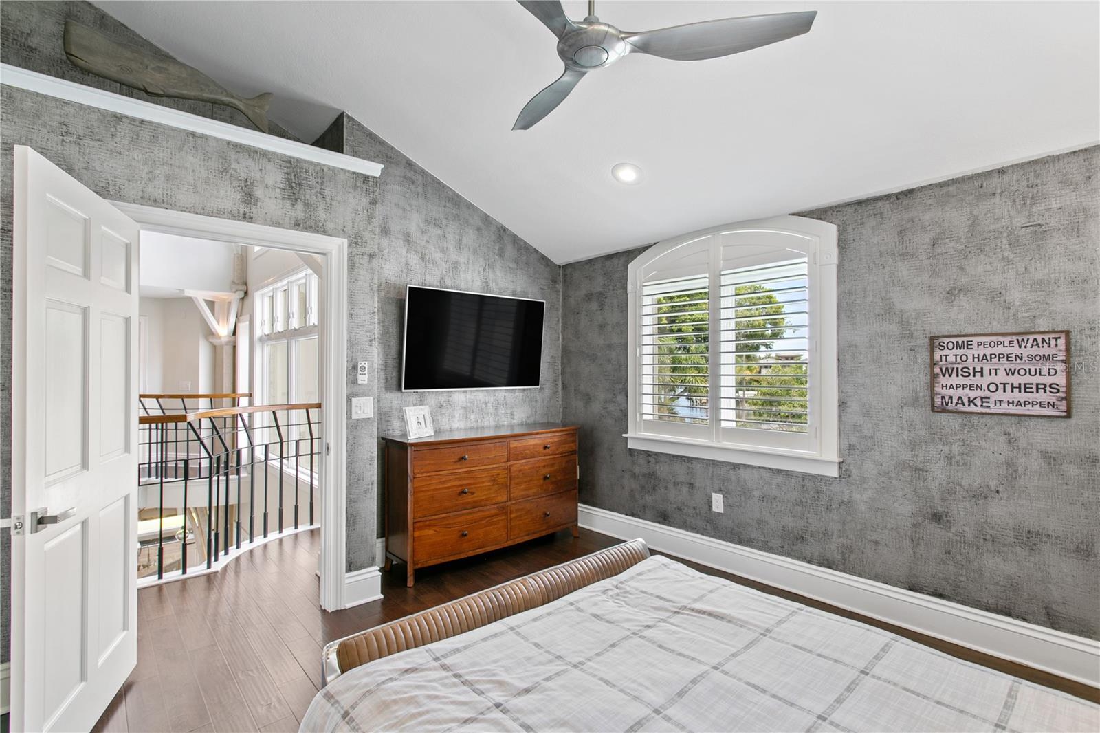 U8248639 Property Photo