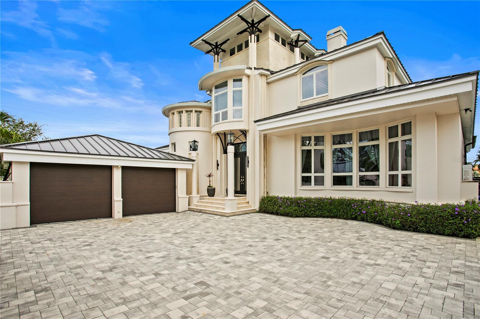 U8248639 Property Photo