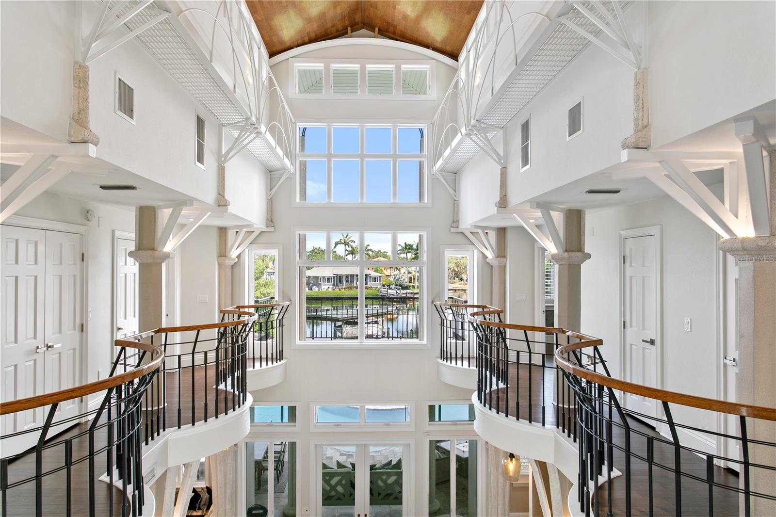 U8248639 Property Photo