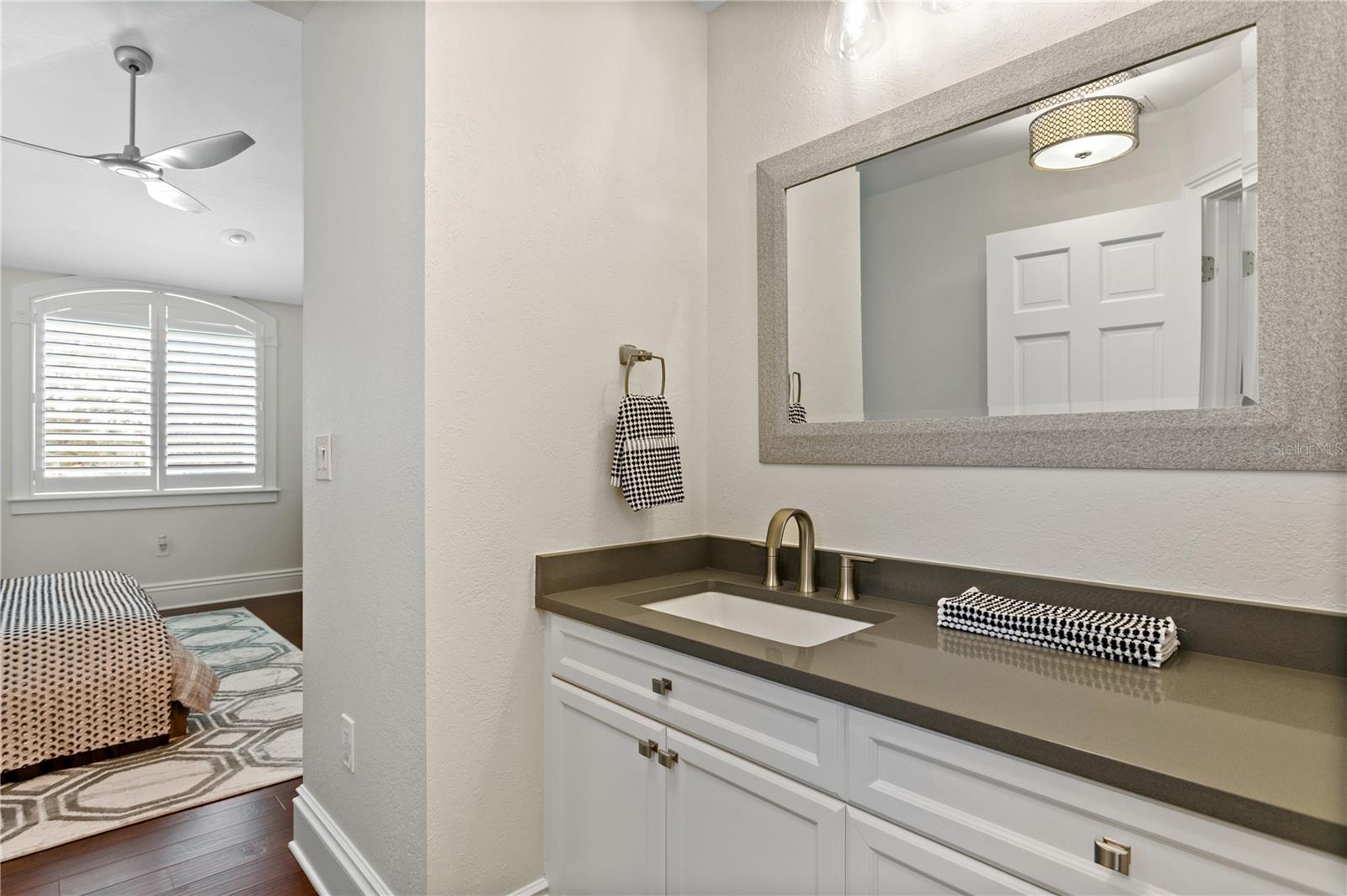 U8248639 Property Photo