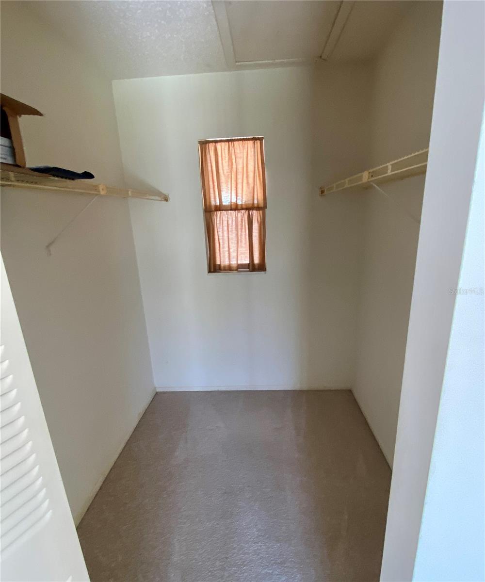 390 301 BLVD W #5B, BRADENTON, FL, 34205