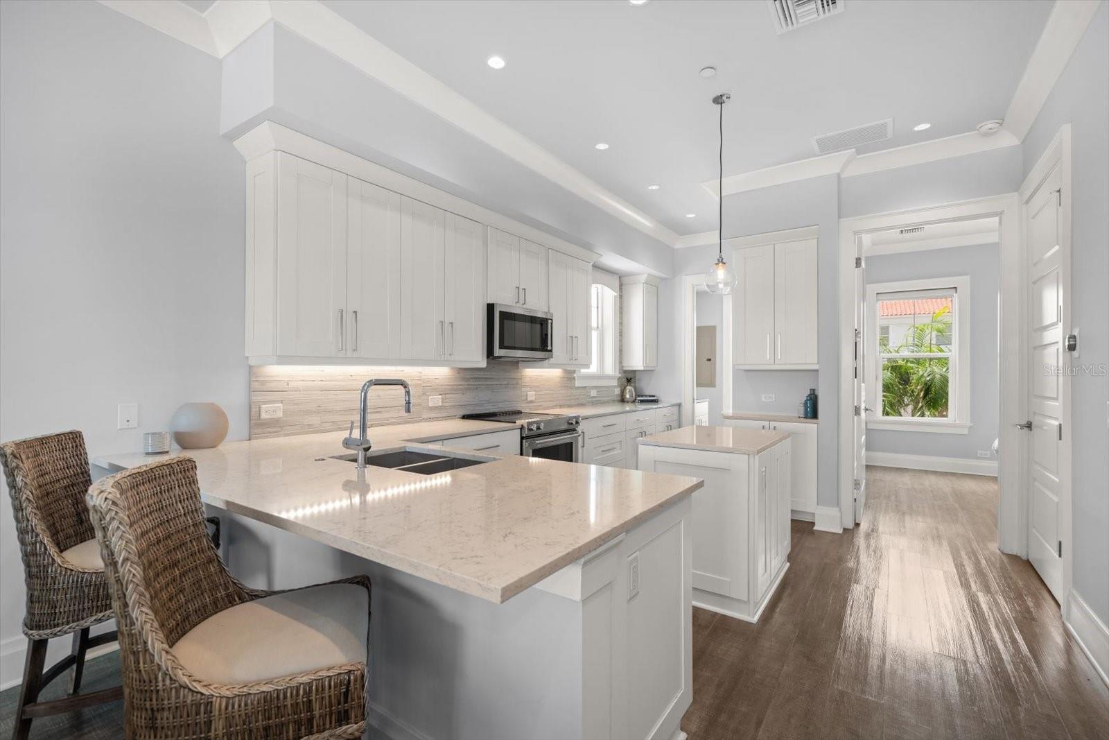 158 BRIGHTWATER DR #1, CLEARWATER BEACH, FL, 33767
