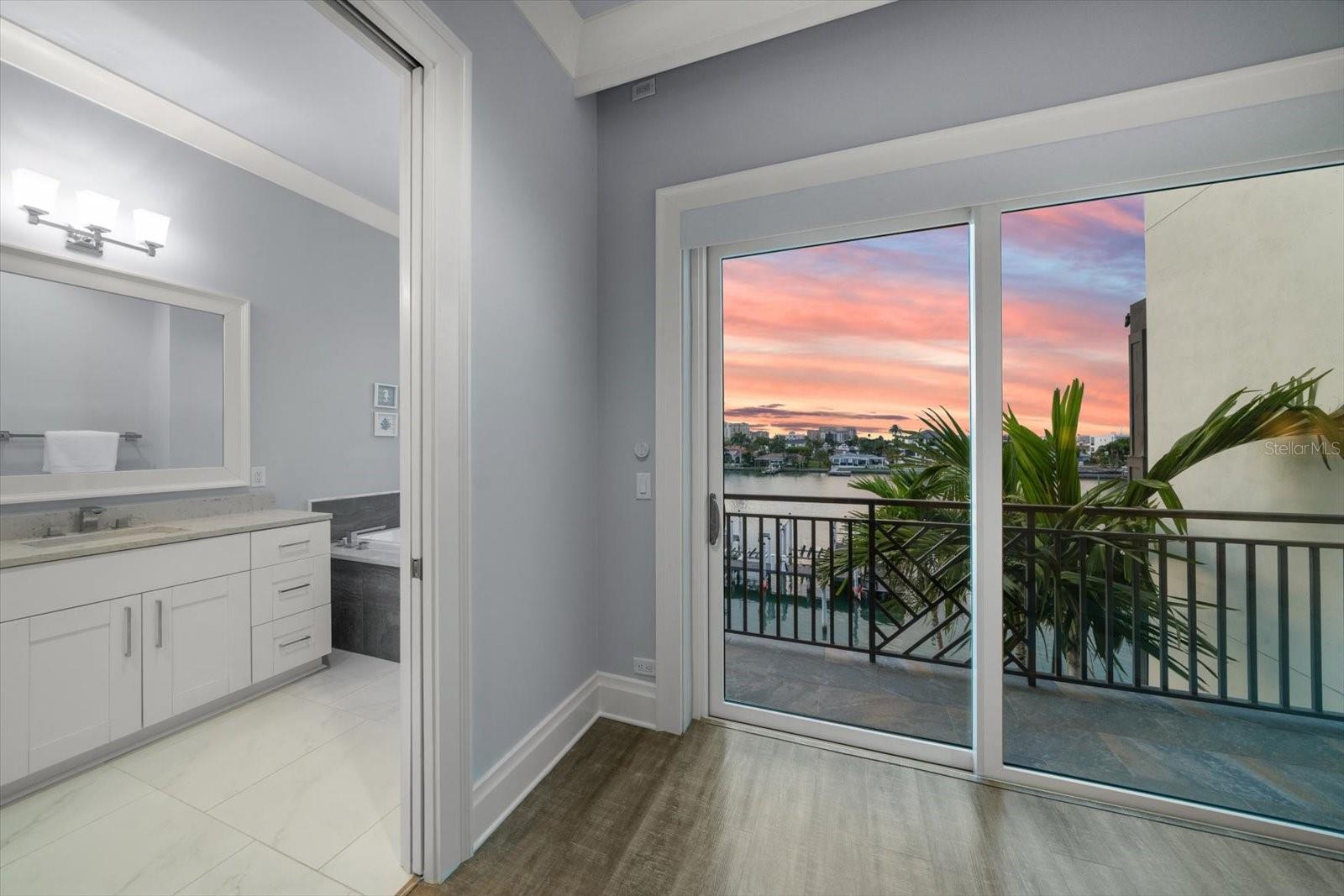 158 BRIGHTWATER DR #1, CLEARWATER BEACH, FL, 33767