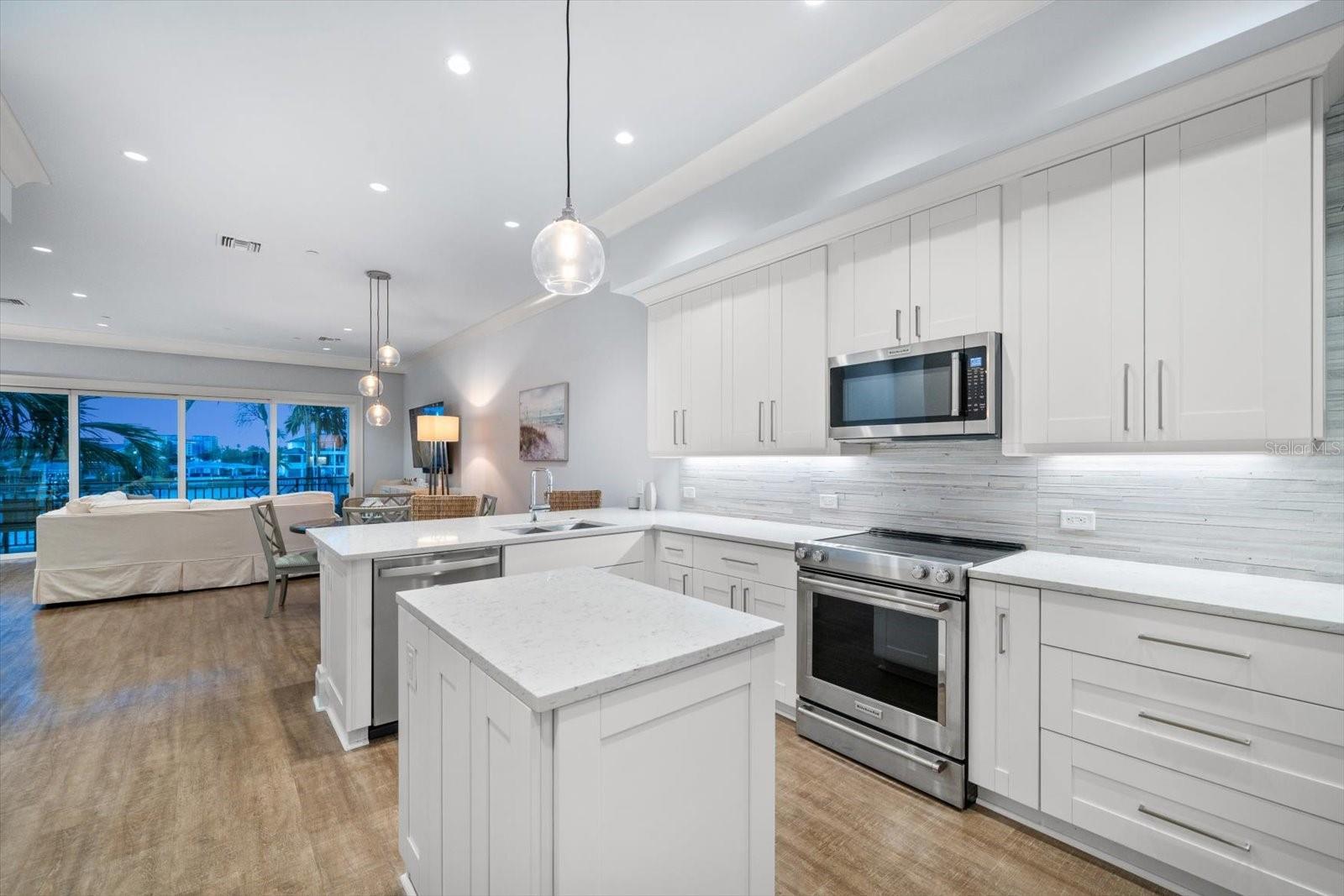 158 BRIGHTWATER DR #1, CLEARWATER BEACH, FL, 33767
