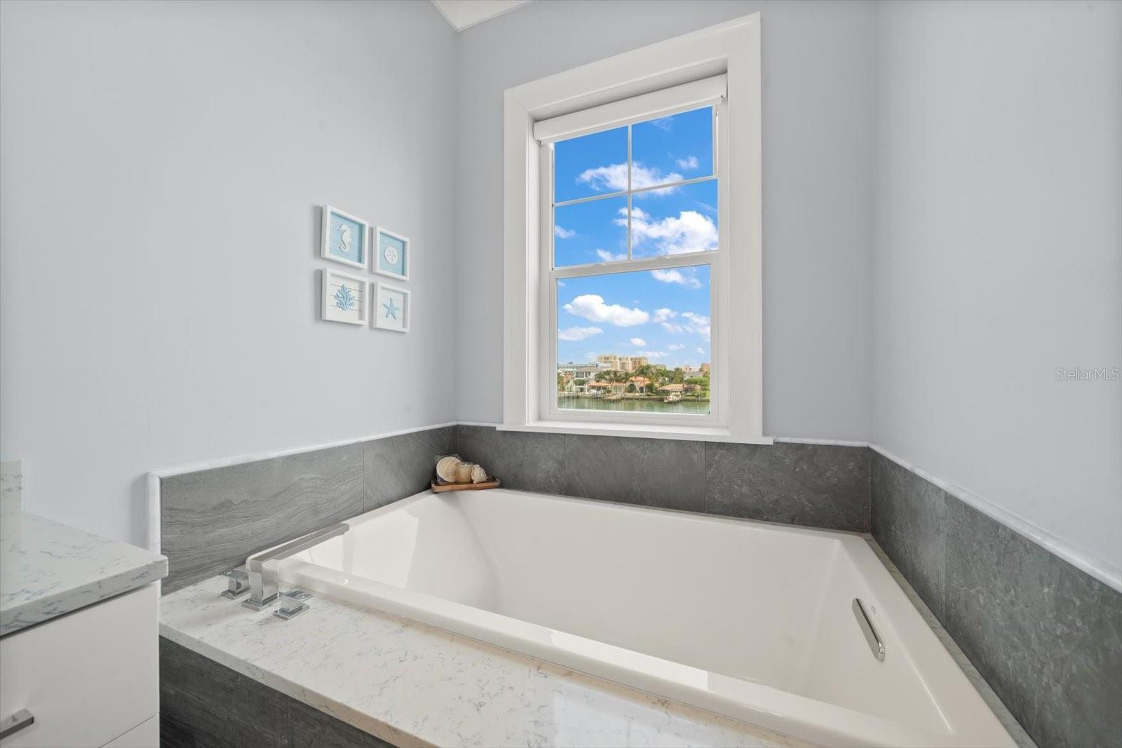 158 BRIGHTWATER DR #1, CLEARWATER BEACH, FL, 33767