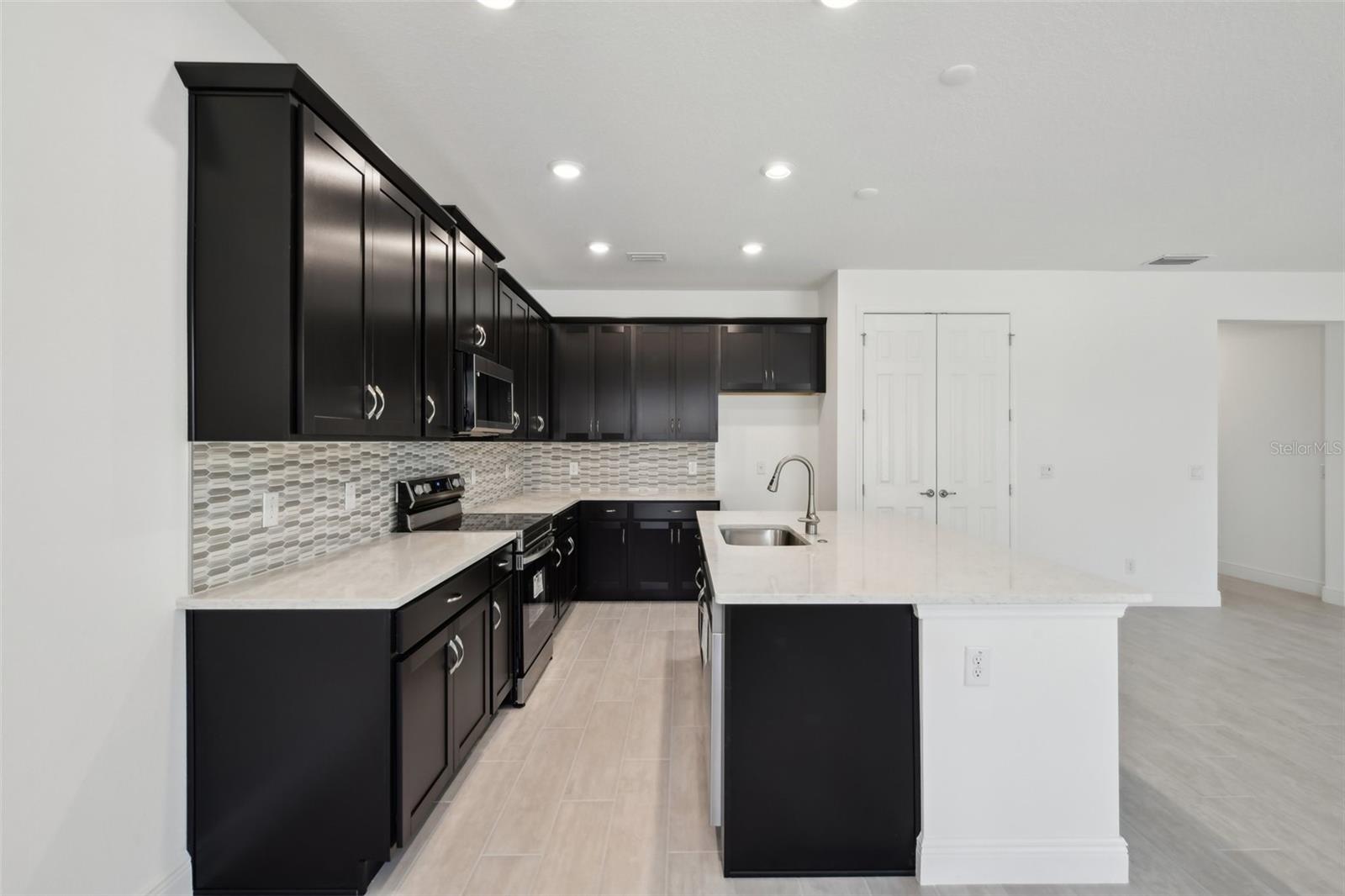2590 CAVANAUGH DR, ORLANDO, FL, 32817