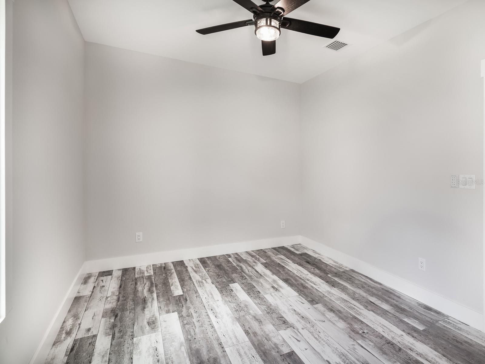 18390 FREMONT AVE, PORT CHARLOTTE, FL, 33954
