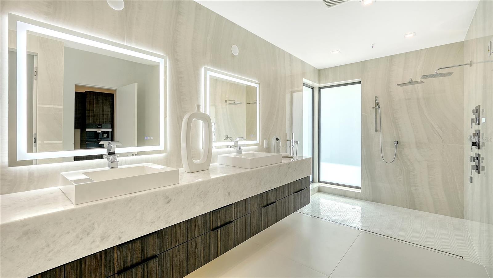 A4615836 Property Photo