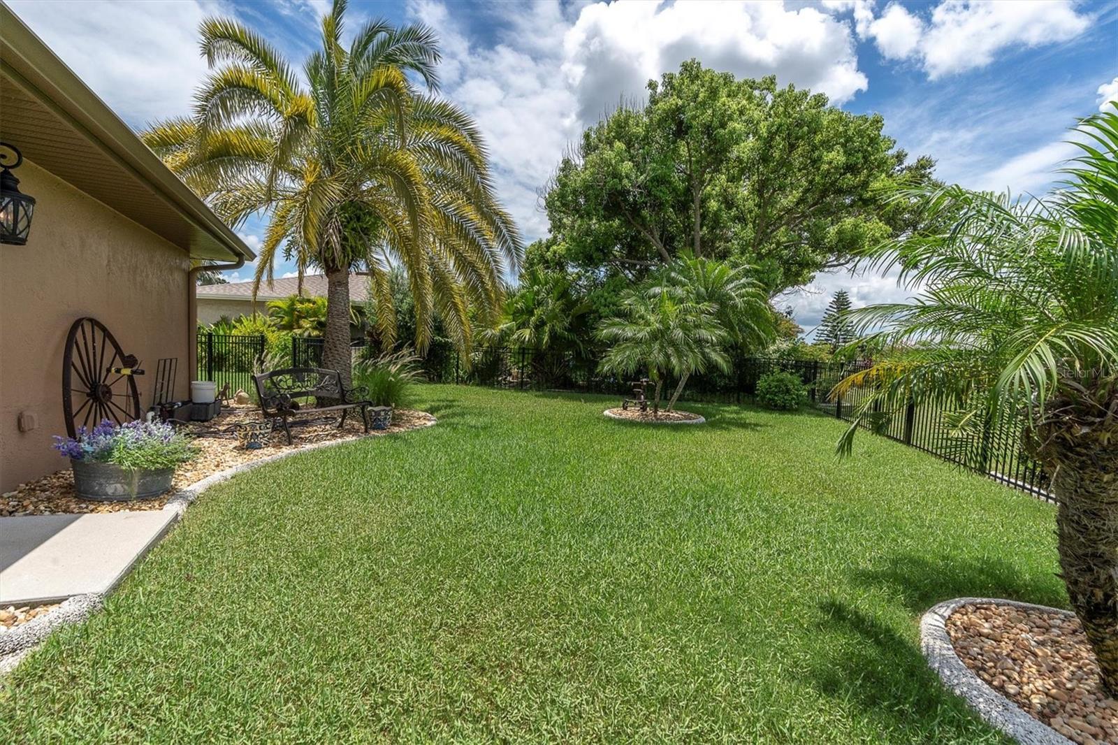 301 THORN HILL PL, SUN CITY CENTER, FL, 33573