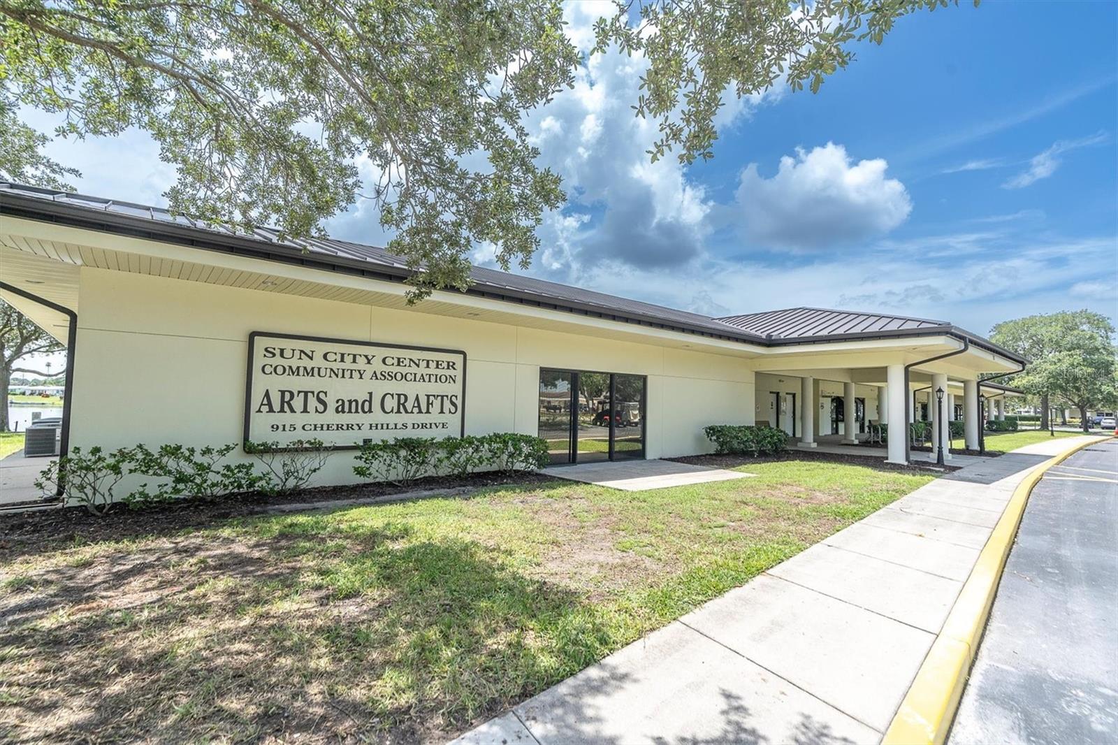 301 THORN HILL PL, SUN CITY CENTER, FL, 33573