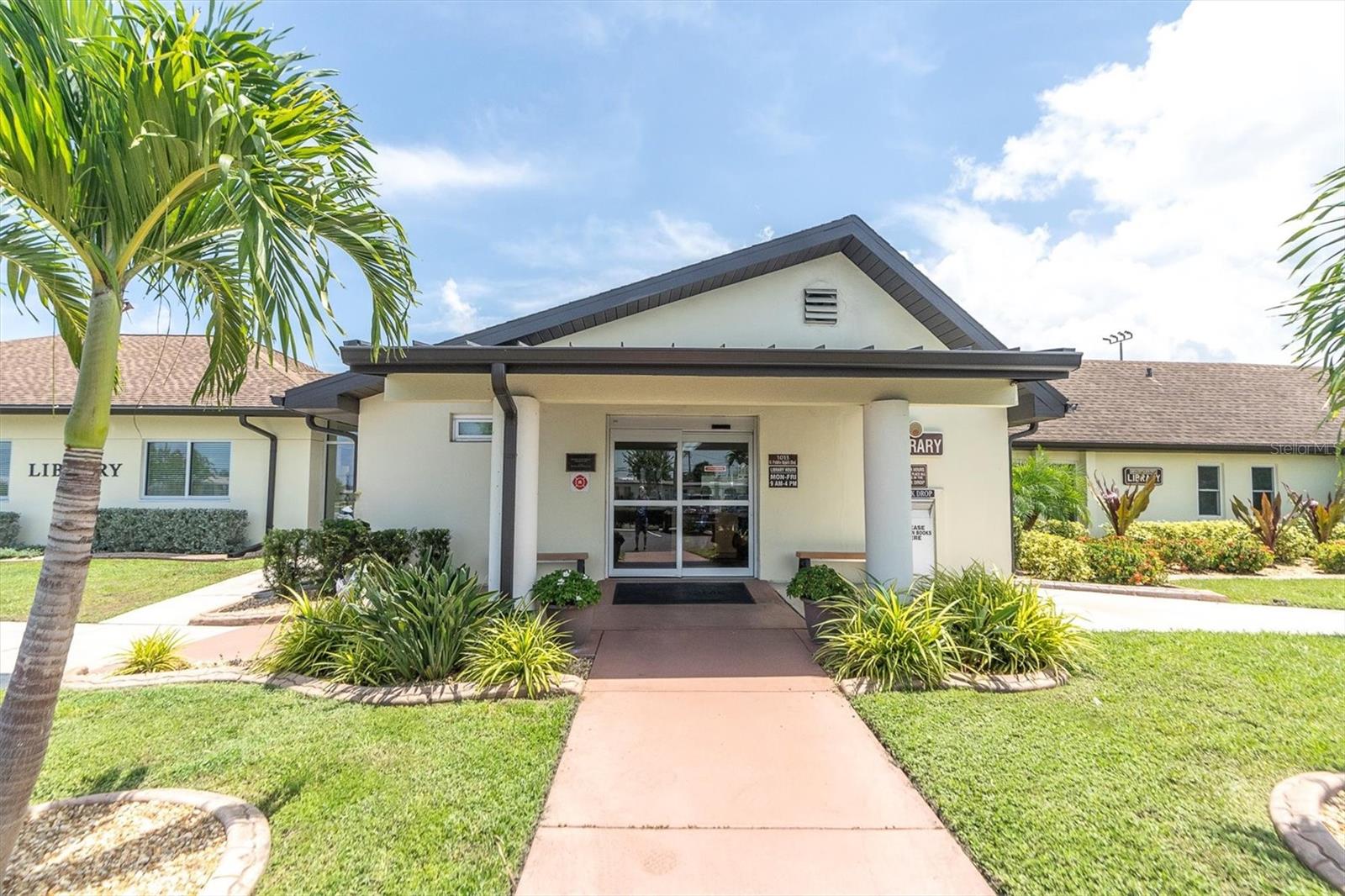 301 THORN HILL PL, SUN CITY CENTER, FL, 33573