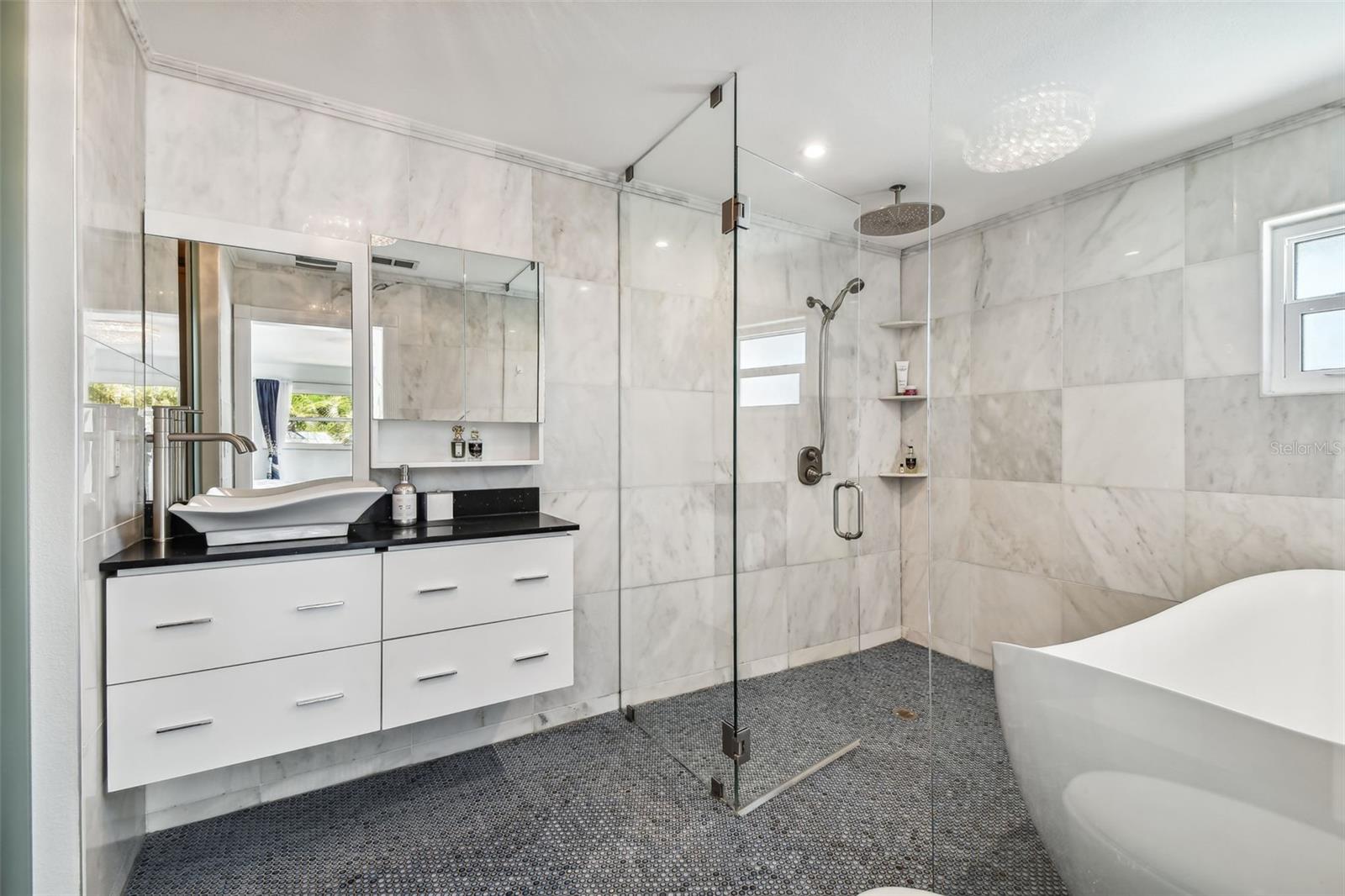 221 HOWARD DR, BELLEAIR BEACH, FL, 33786