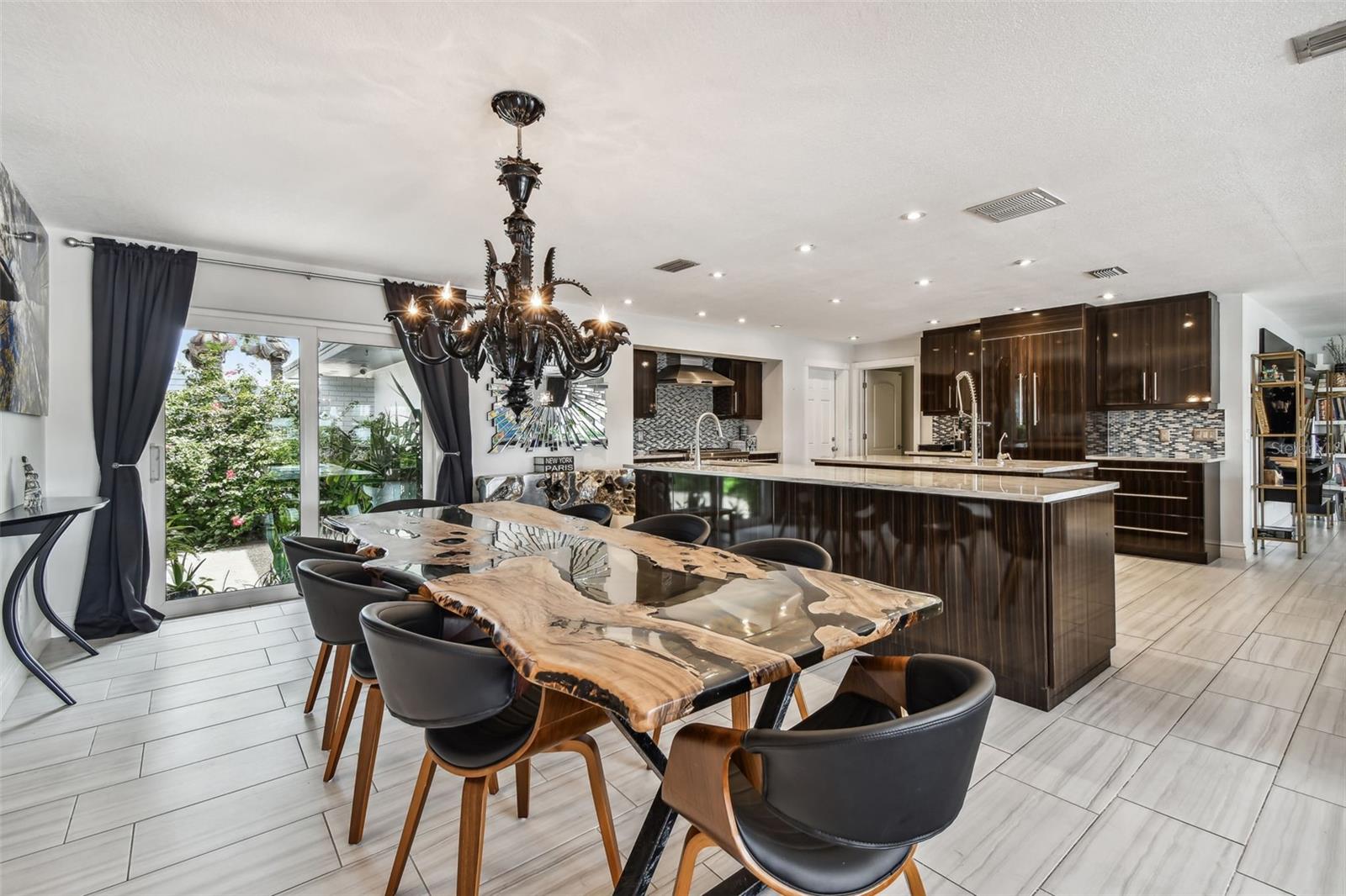 221 HOWARD DR, BELLEAIR BEACH, FL, 33786