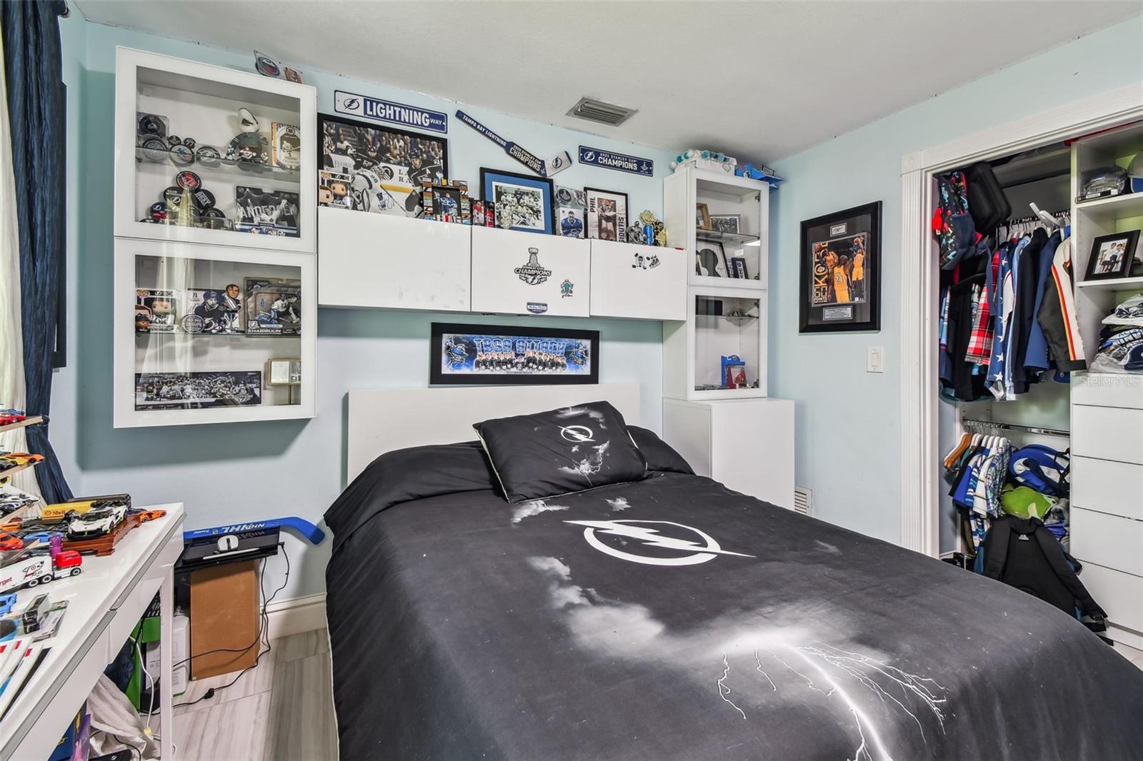 221 HOWARD DR, BELLEAIR BEACH, FL, 33786