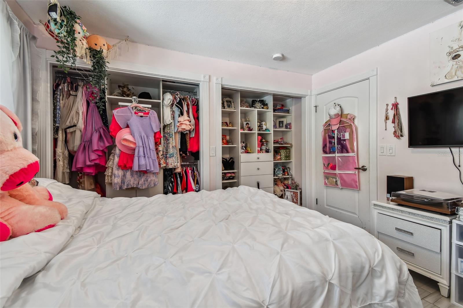 221 HOWARD DR, BELLEAIR BEACH, FL, 33786