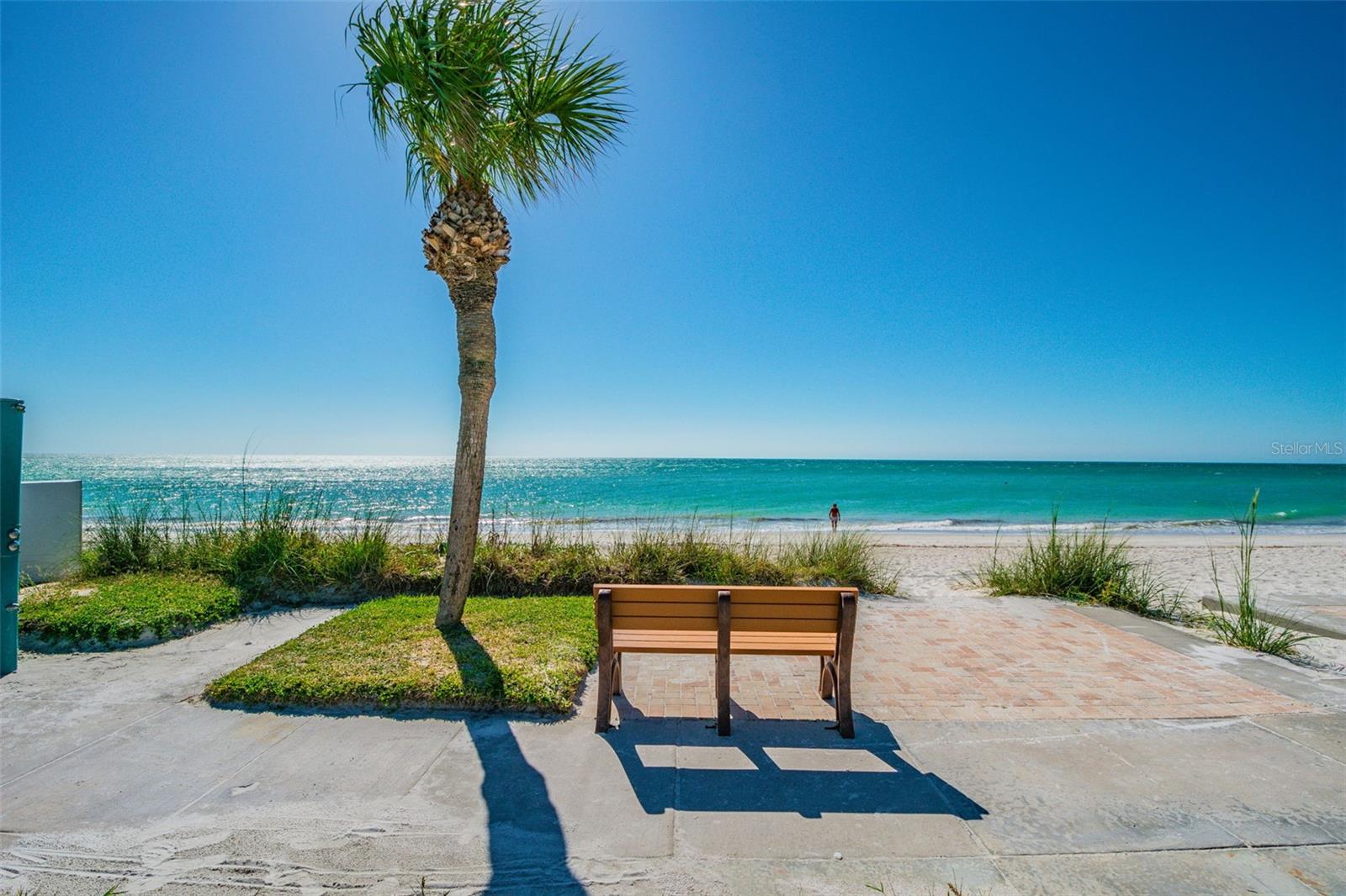 221 HOWARD DR, BELLEAIR BEACH, FL, 33786