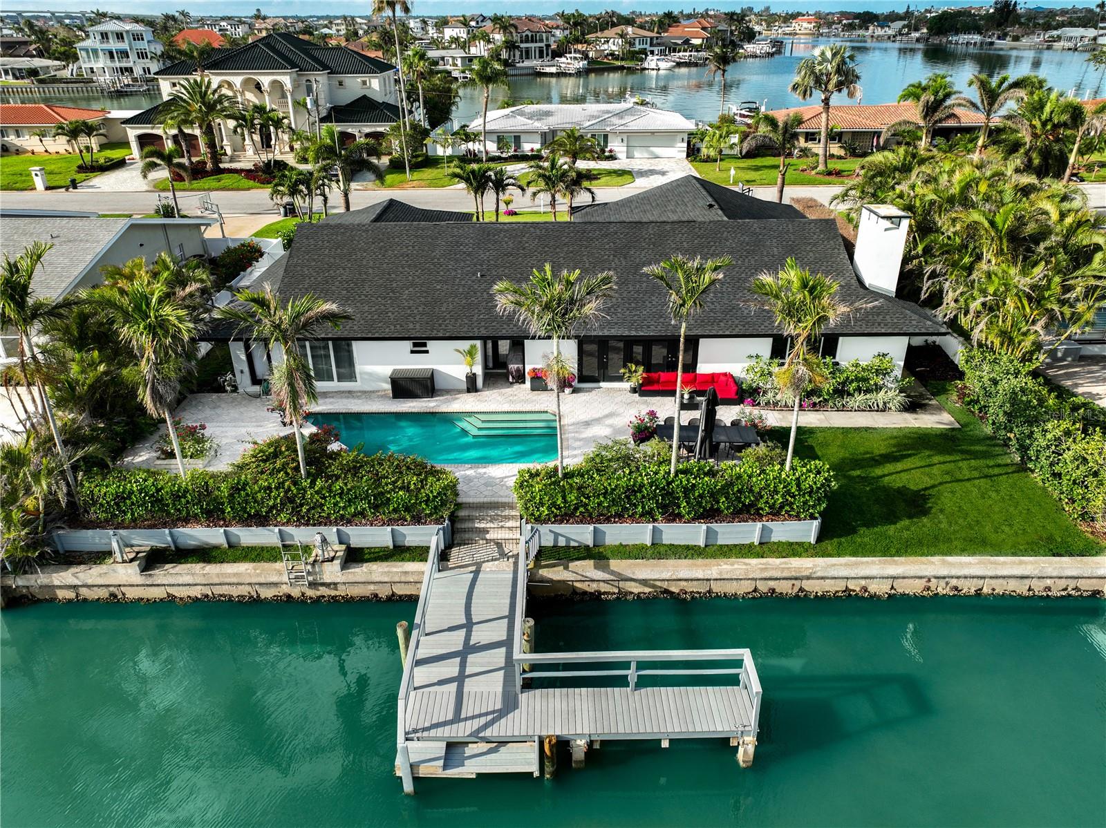 221 HOWARD DR, BELLEAIR BEACH, FL, 33786